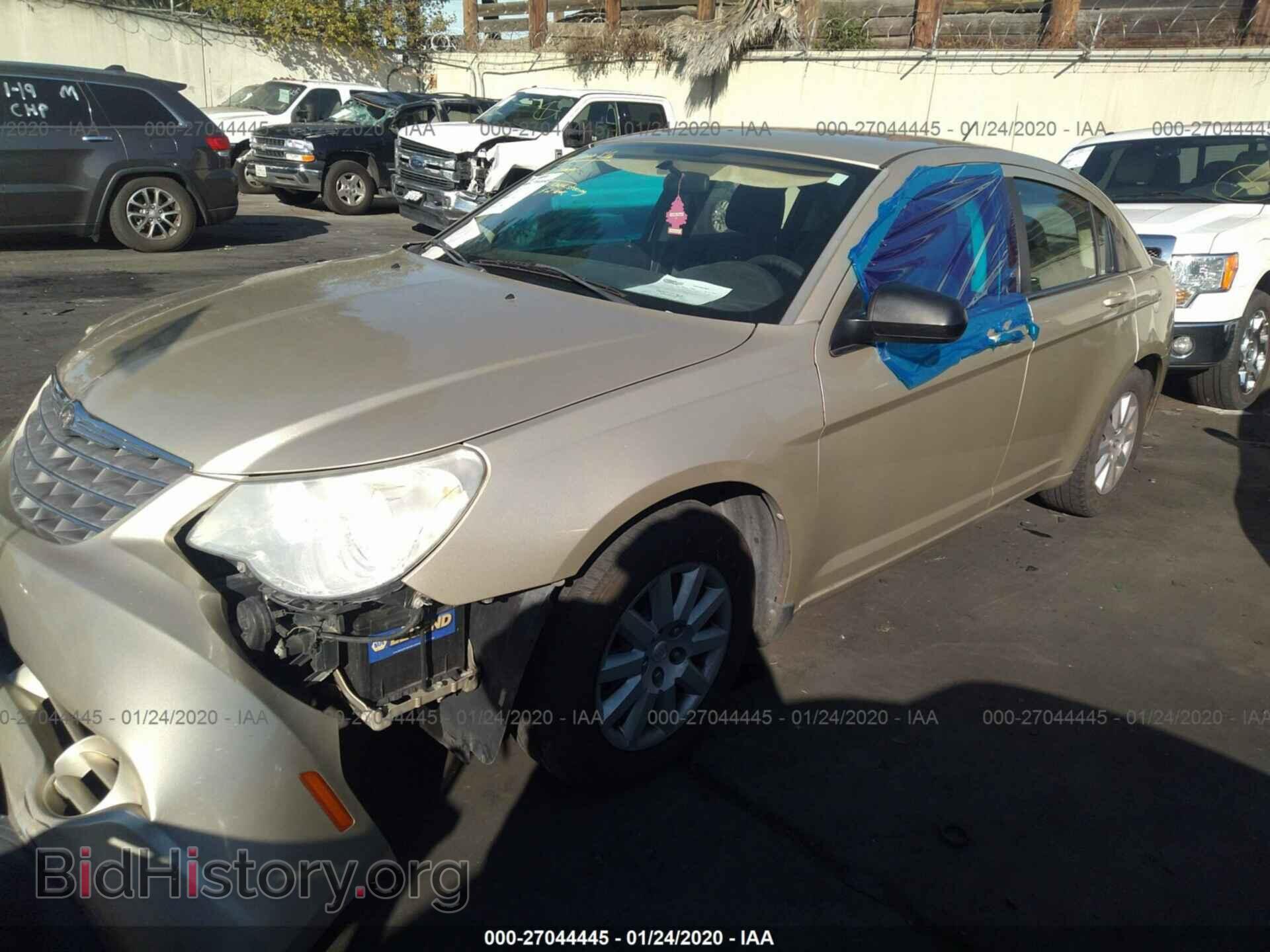 2010 CHRYSLER SEBRING - VIN: 1C3CC4FB6AN197155 - Фото 2