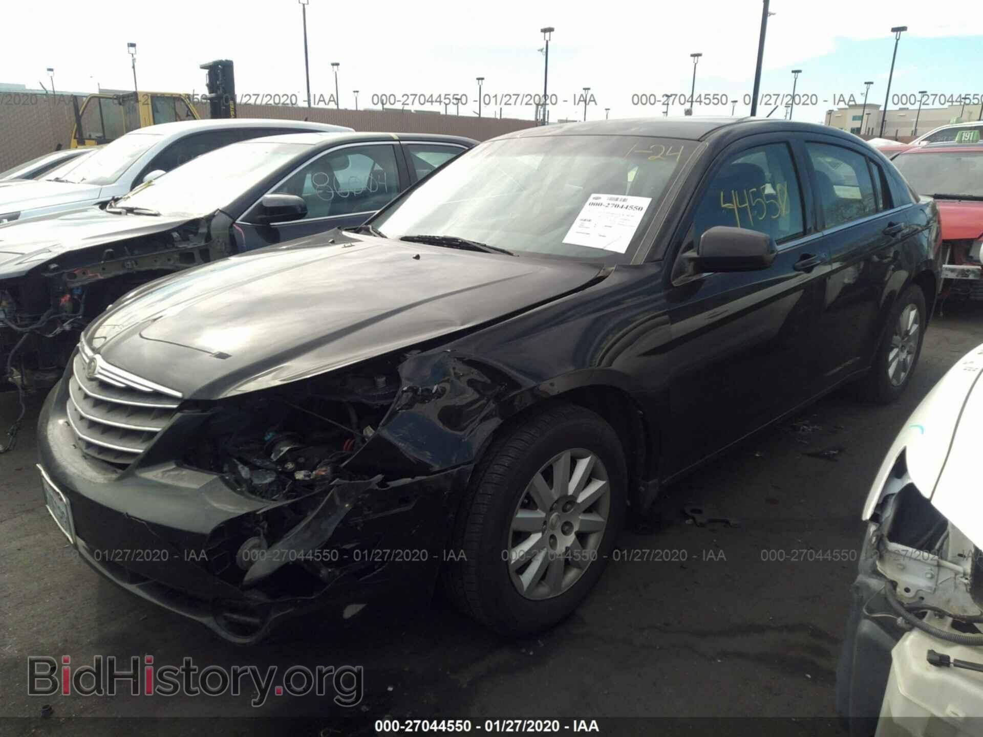 2010 CHRYSLER SEBRING - VIN: 1C3CC4FB1AN207400 - Фото 2