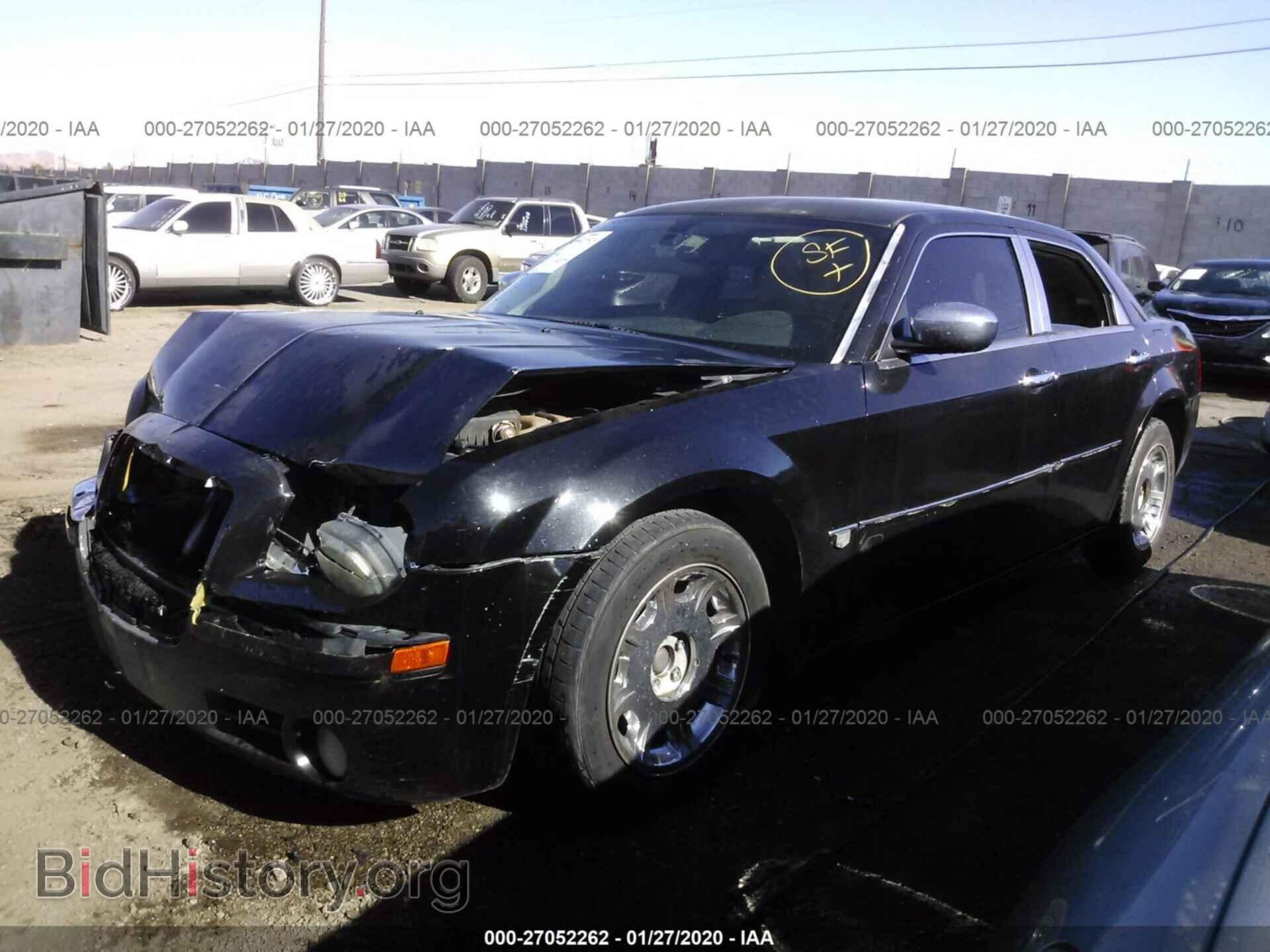 2005 CHRYSLER 300C - VIN: 2C3AA63H55H595604 - Фото 2