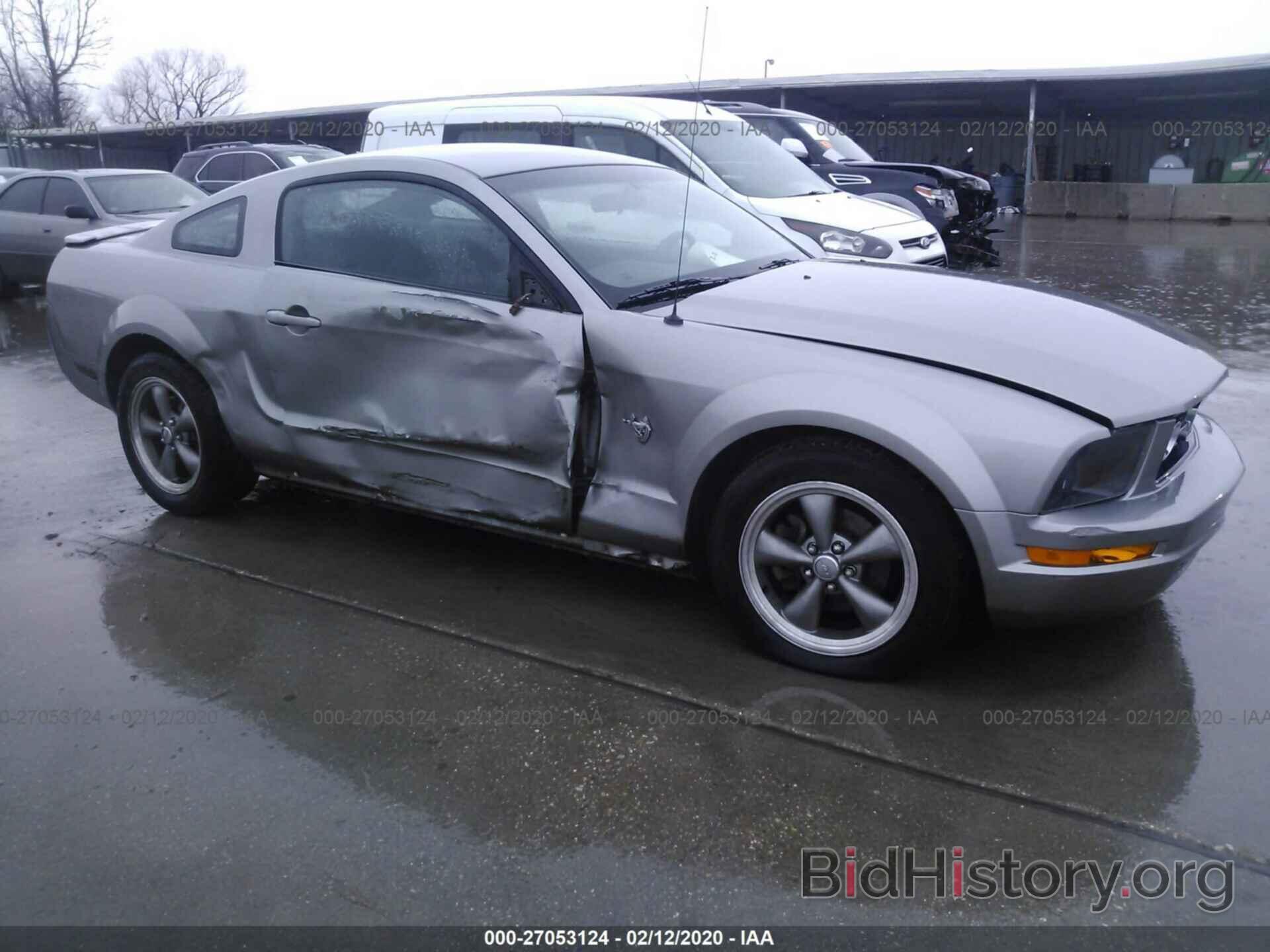 Photo 1ZVHT80NX95139750 - FORD MUSTANG 2009