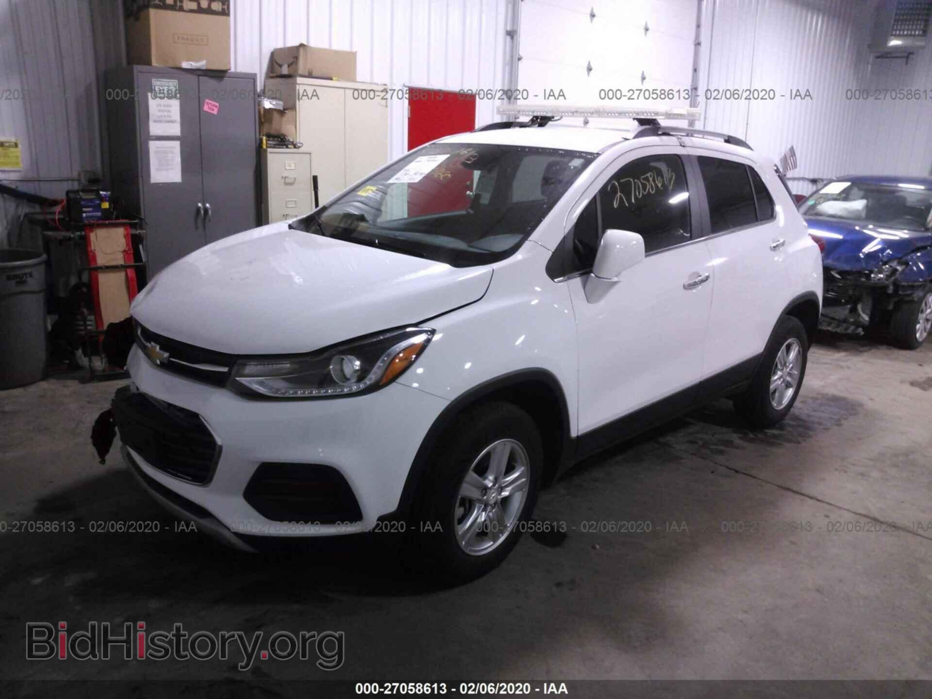 2017 CHEVROLET TRAX - VIN: 3GNCJPSB9HL260274 - Фото 2