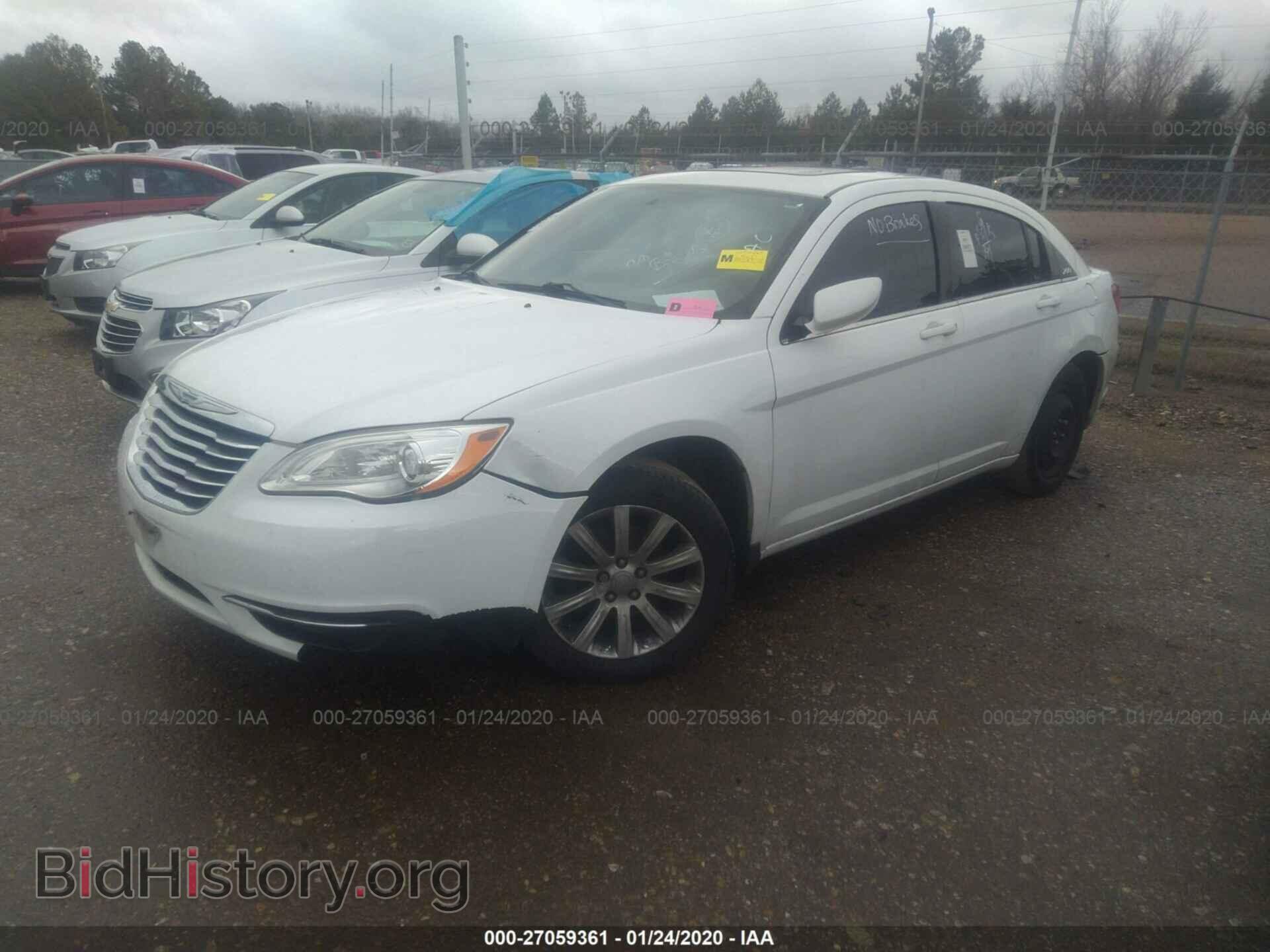 2011 CHRYSLER 200 - VIN: 1C3BC1FB9BN548216 - Фото 2