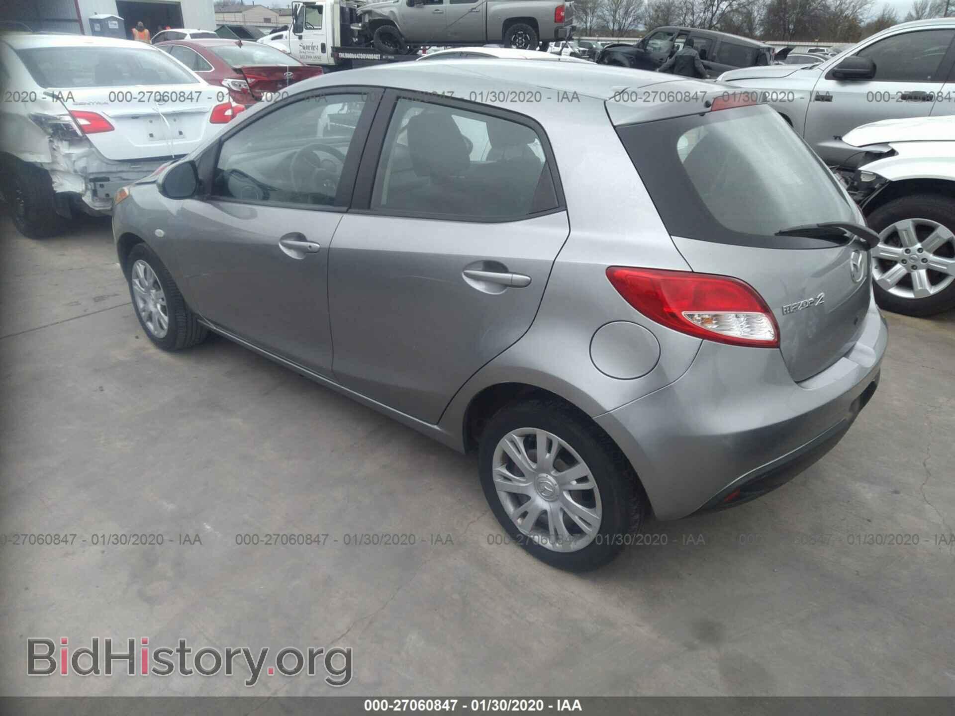 2014 MAZDA MAZDA2 - VIN: JM1DE1KY7E0185750 - Фото 3