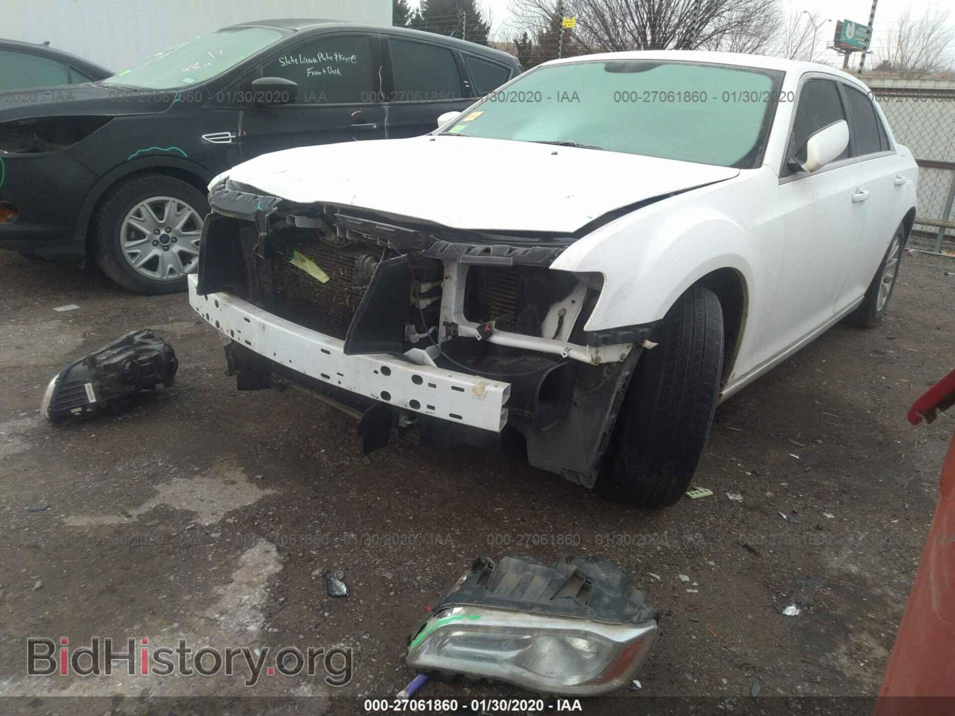 2014 CHRYSLER 300 - VIN: 2C3CCAAG2EH288648 - Фото 2
