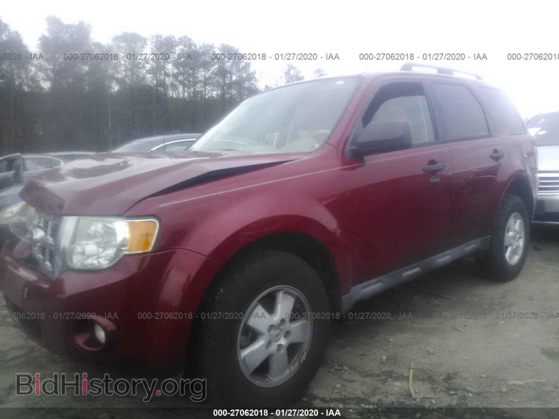 2011 FORD ESCAPE - VIN: 1FMCU9D77BKB50820 - Фото 2