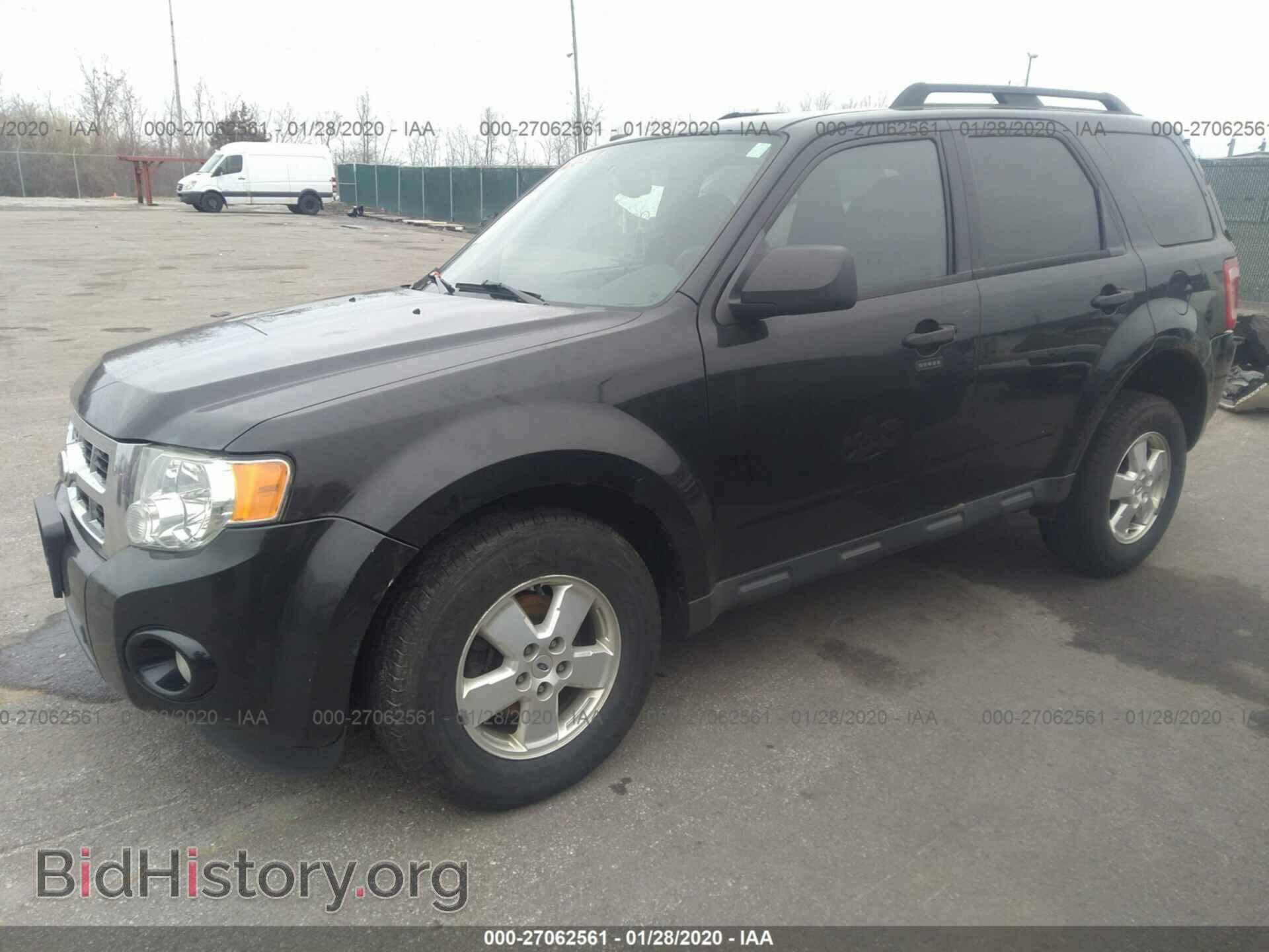 2011 FORD ESCAPE - VIN: 1FMCU0D78BKC40621 - Photo 2