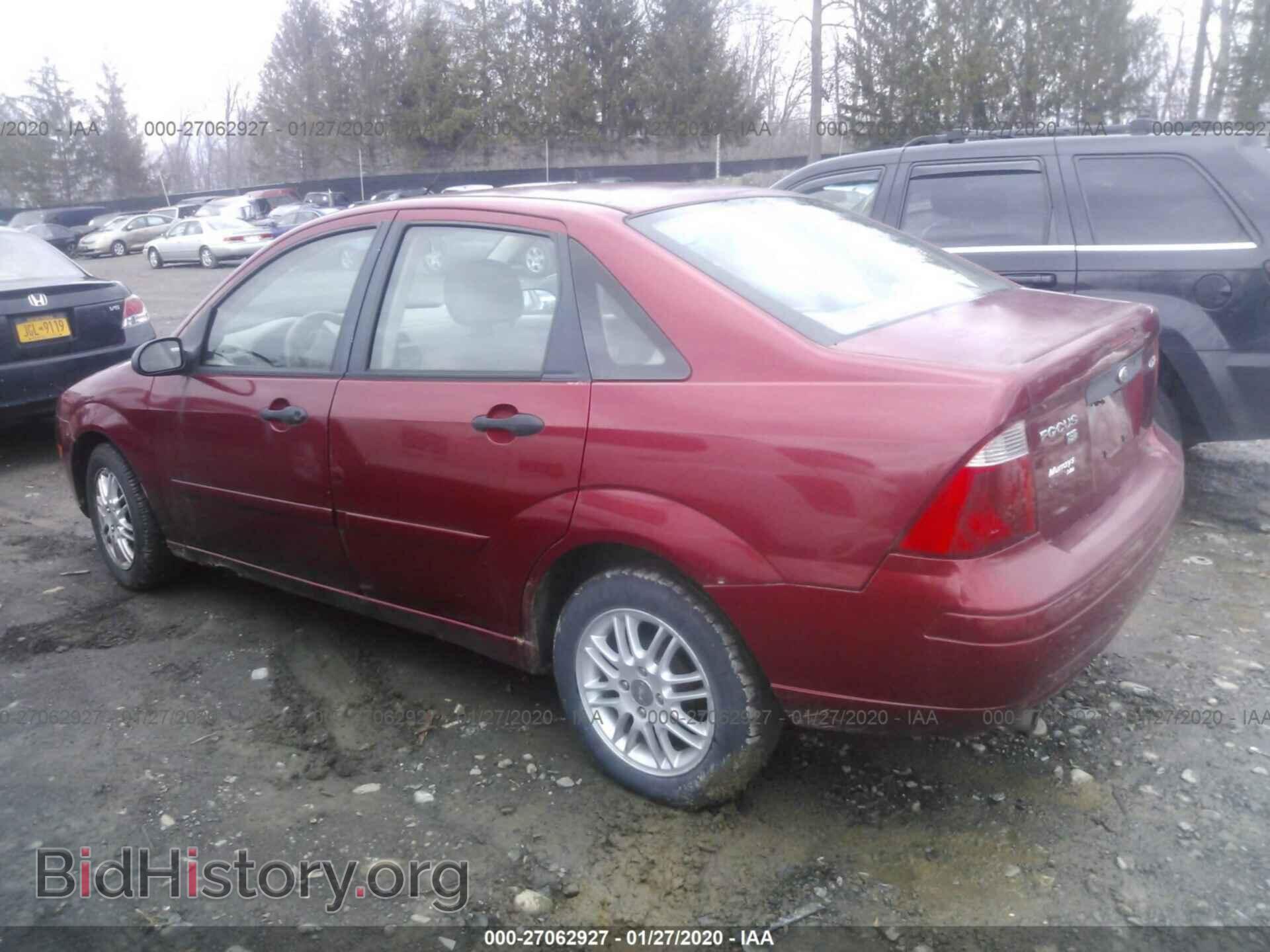 2005 FORD FOCUS - VIN: 1FAFP34N15W117173 - Фото 3