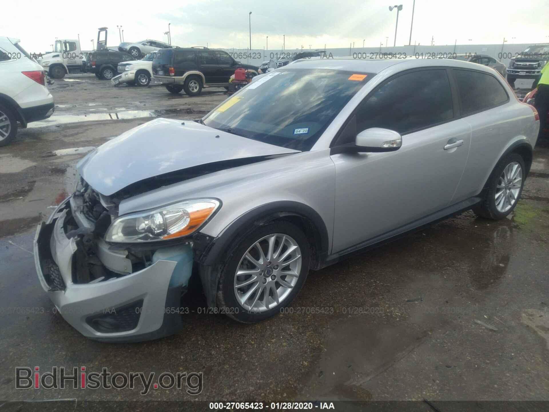 2011 VOLVO C30 - VIN: YV1672MK5B2195964 - Фото 2