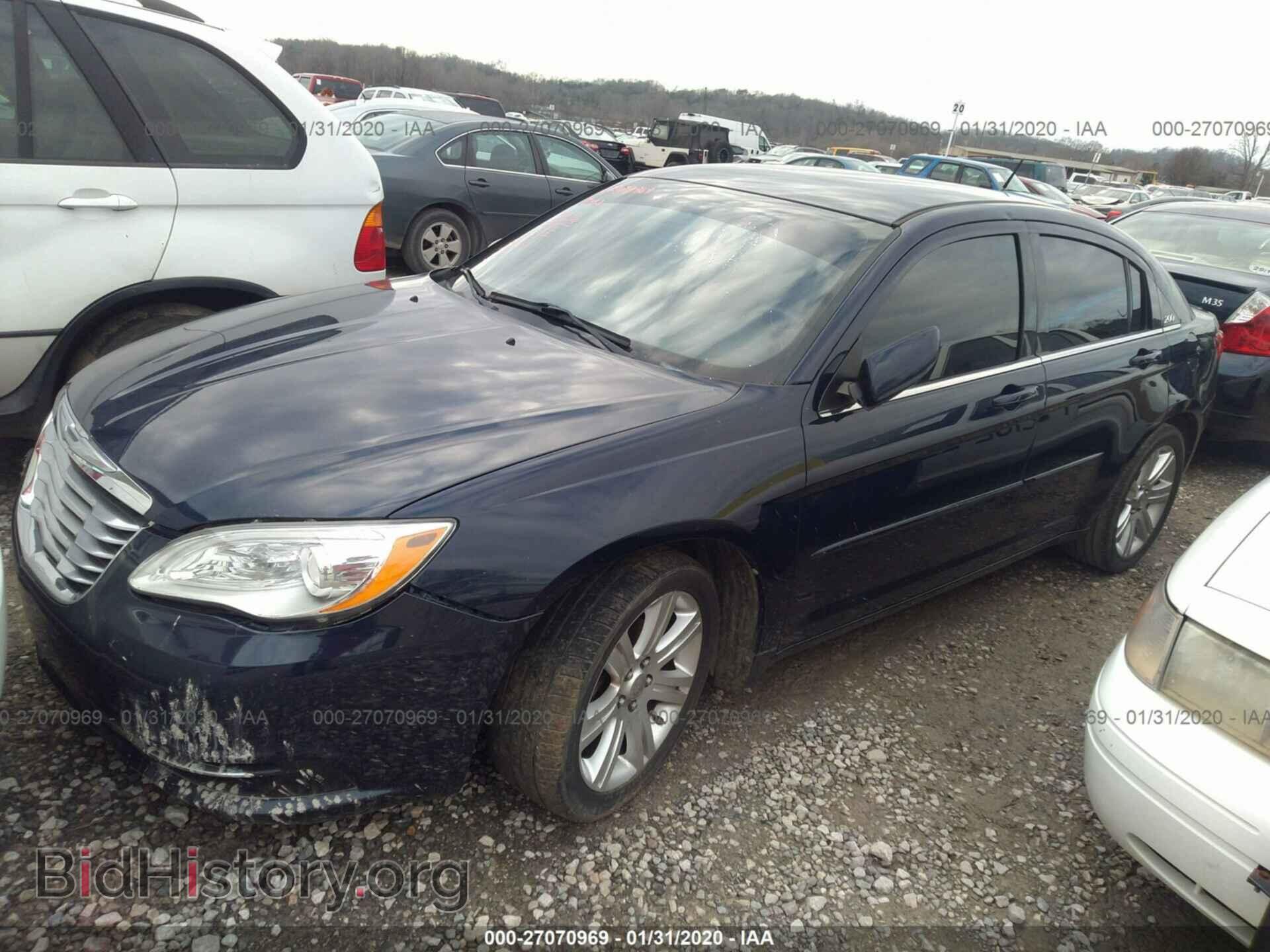 2013 CHRYSLER 200 - VIN: 1C3CCBBB7DN656532 - Photo 2