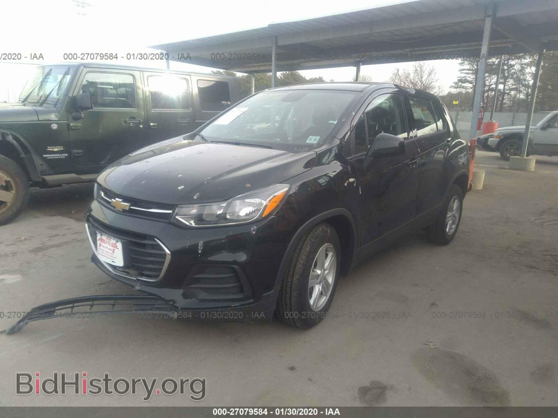 2020 CHEVROLET TRAX - VIN: 3GNCJNSB6LL126366 - Фото 2
