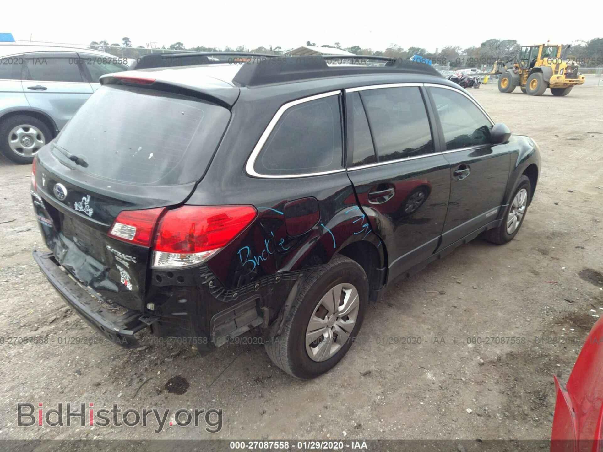 2011 SUBARU OUTBACK - VIN: 4S4BRBAC2B3359043 - Photo 4