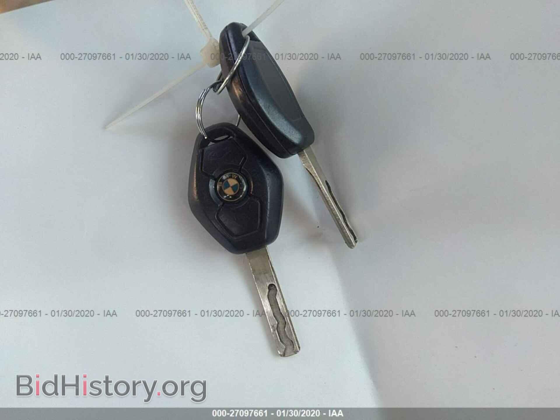 2004 BMW 330 - VIN: WBAEV53404KM37555 - Photo 11