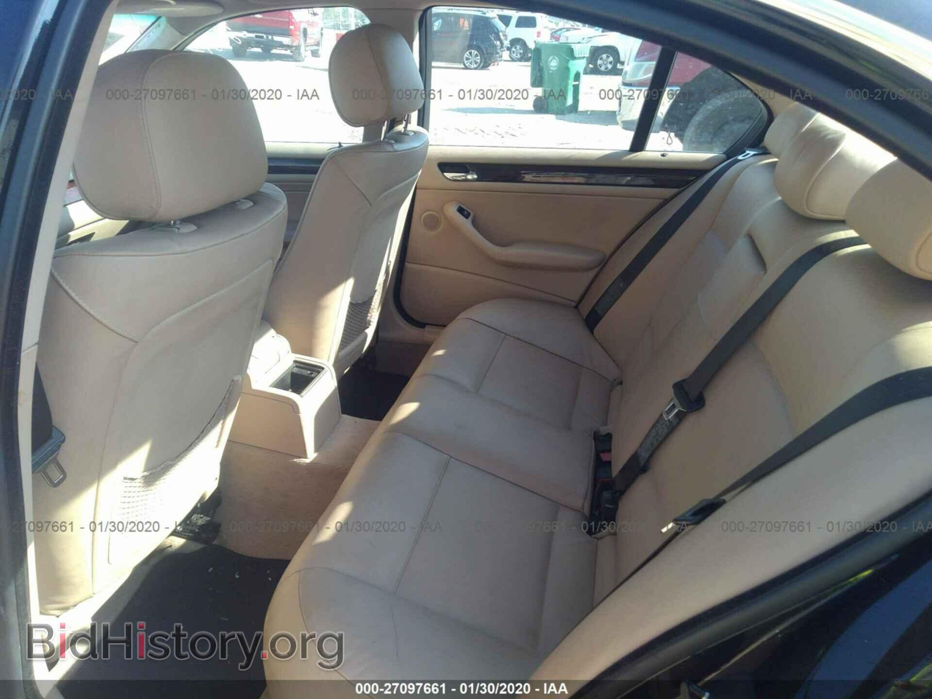 2004 BMW 330 - VIN: WBAEV53404KM37555 - Photo 8