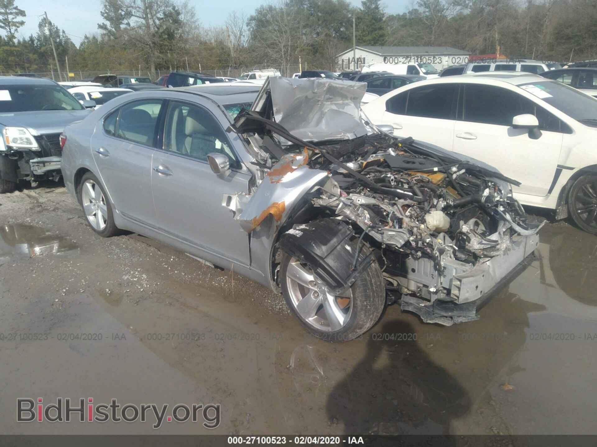 Фотография JTHBL5EF3B5105730 - LEXUS LS 2011