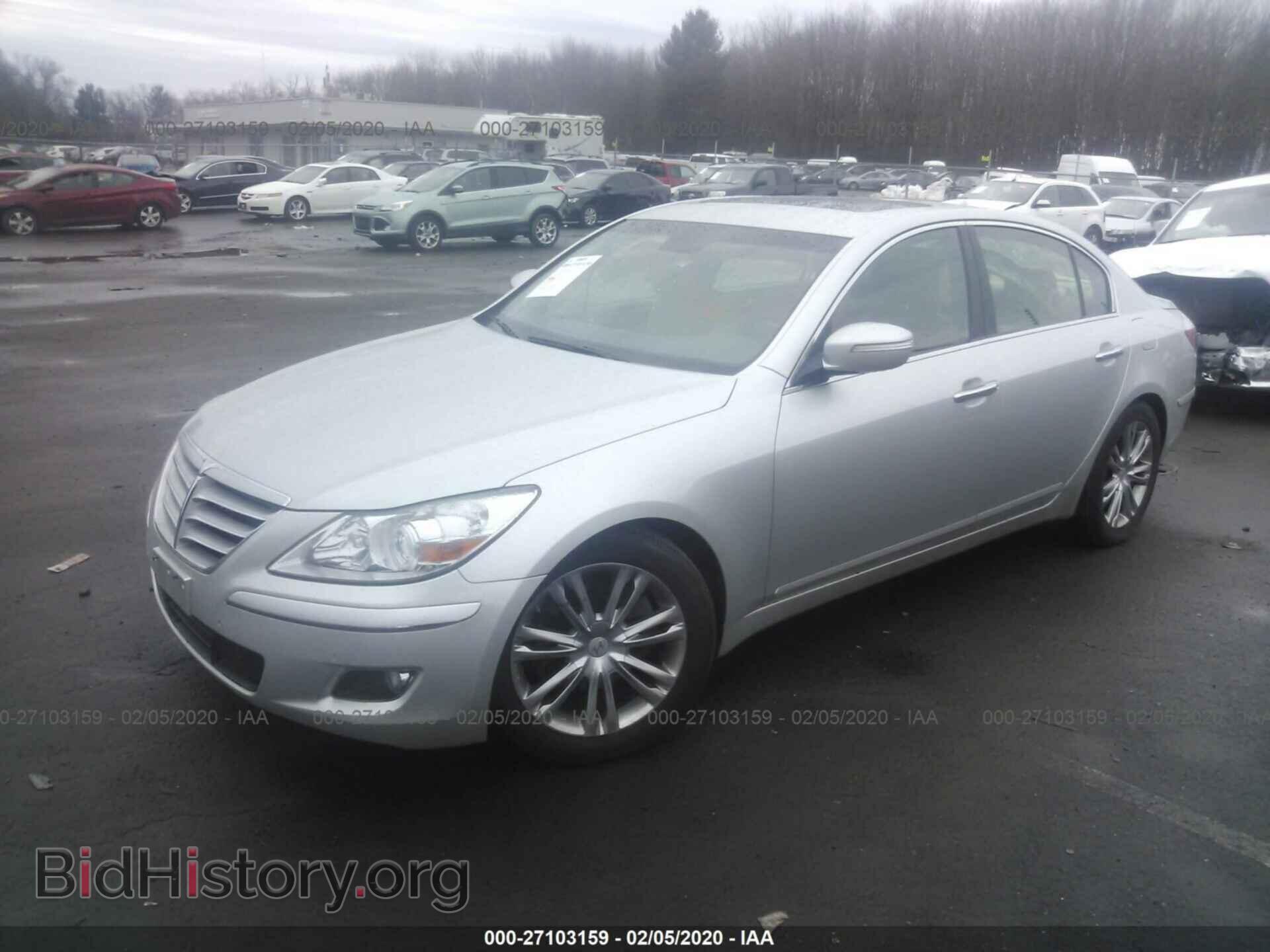 2011 HYUNDAI GENESIS - VIN: KMHGC4DE0BU120911 - Фото 2