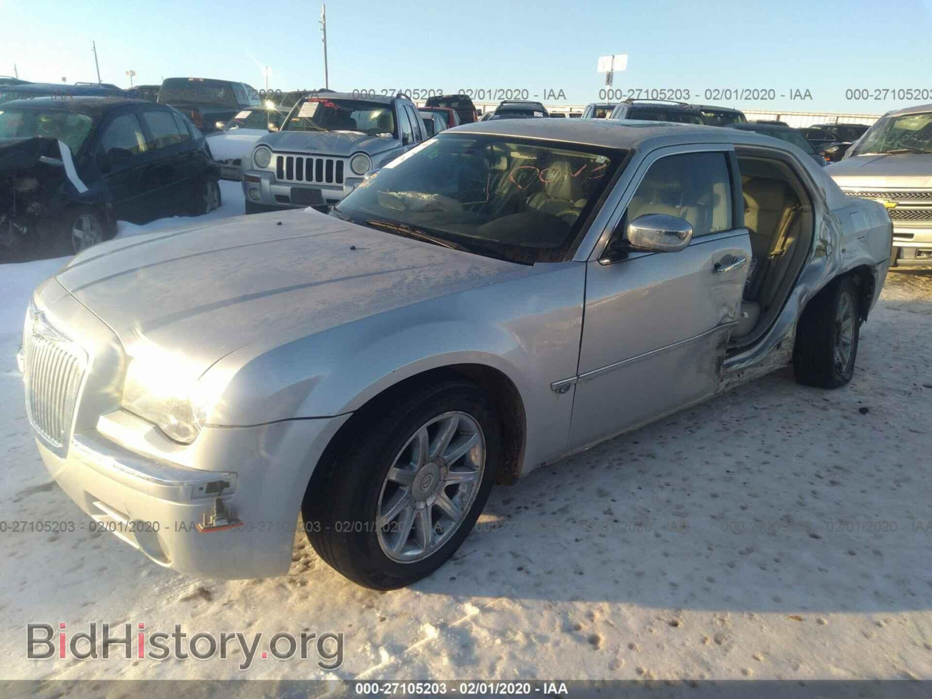 2006 CHRYSLER 300C - VIN: 2C3KA63H86H534253 - Фото 2