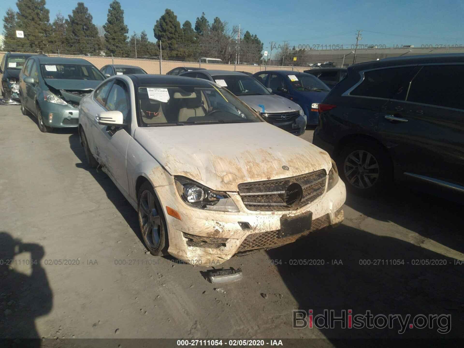 Photo WDDGJ4HB6FG406122 - MERCEDES-BENZ C 2015