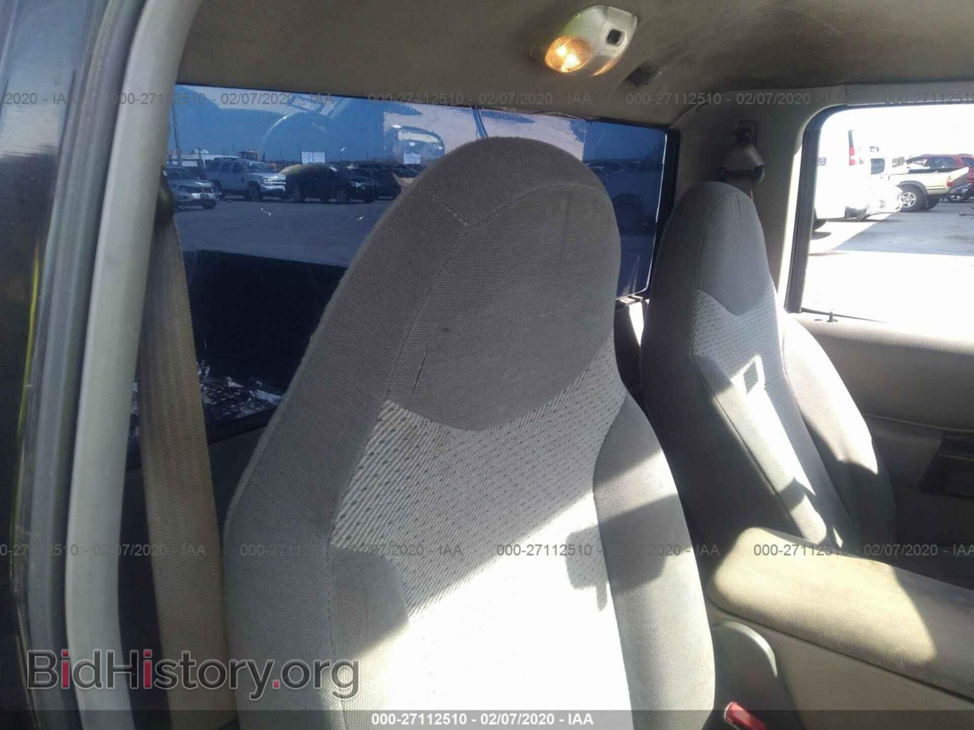 2000 MAZDA B2500 - VIN: 4F4YR12C3YTM34047 - Photo 8