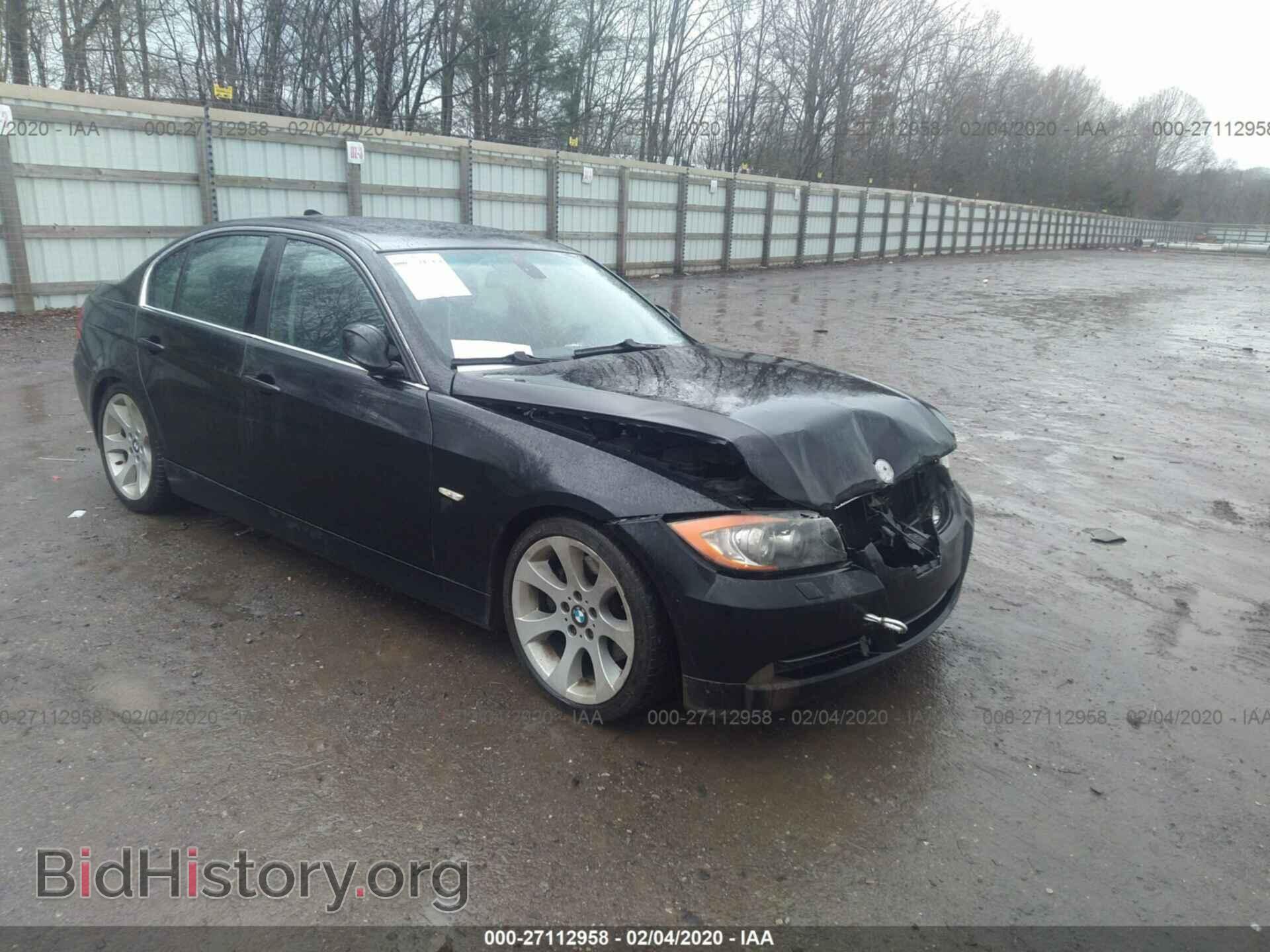 Photo WBAVB33516PS10077 - BMW 330 2006