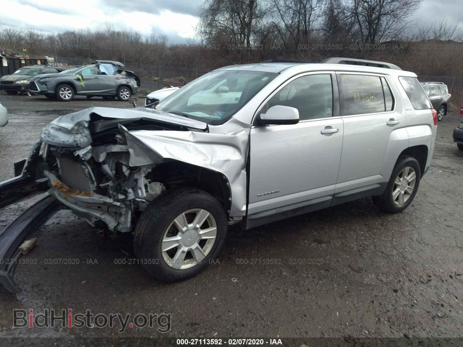 2011 GMC TERRAIN - VIN: 2CTALSEC8B6221824 - Photo 2