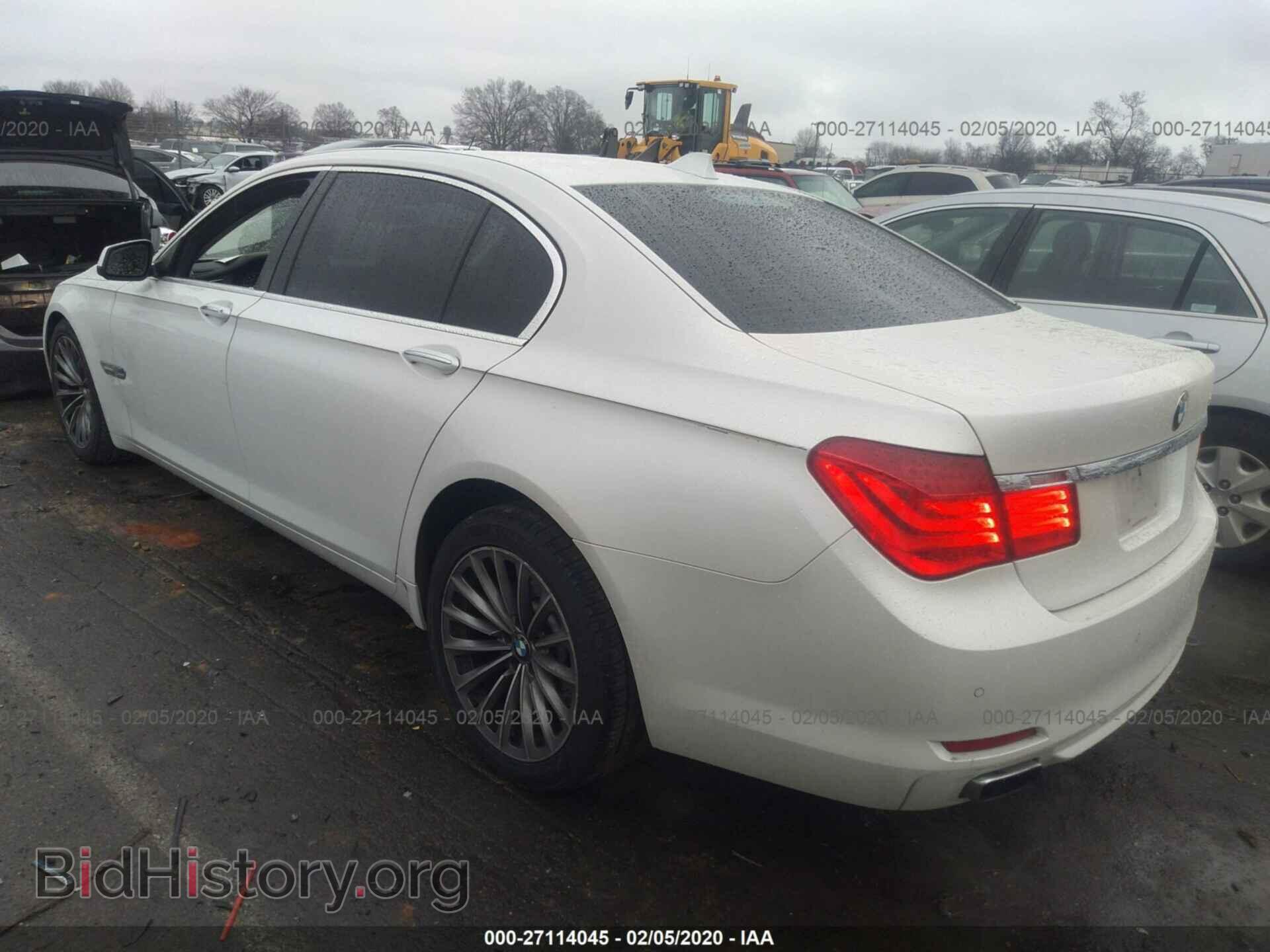 2011 BMW 740 - VIN: WBAKB4C52BC574521 - Фото 3