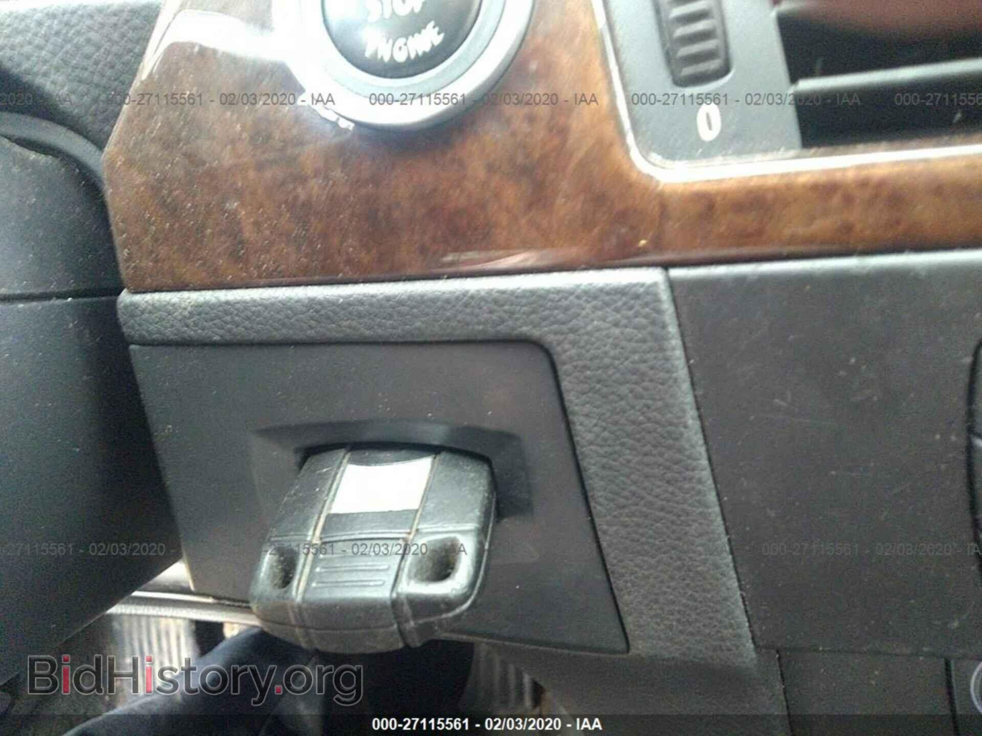 2009 BMW 335 - VIN: WBAPL33569A405475 - Фото 11