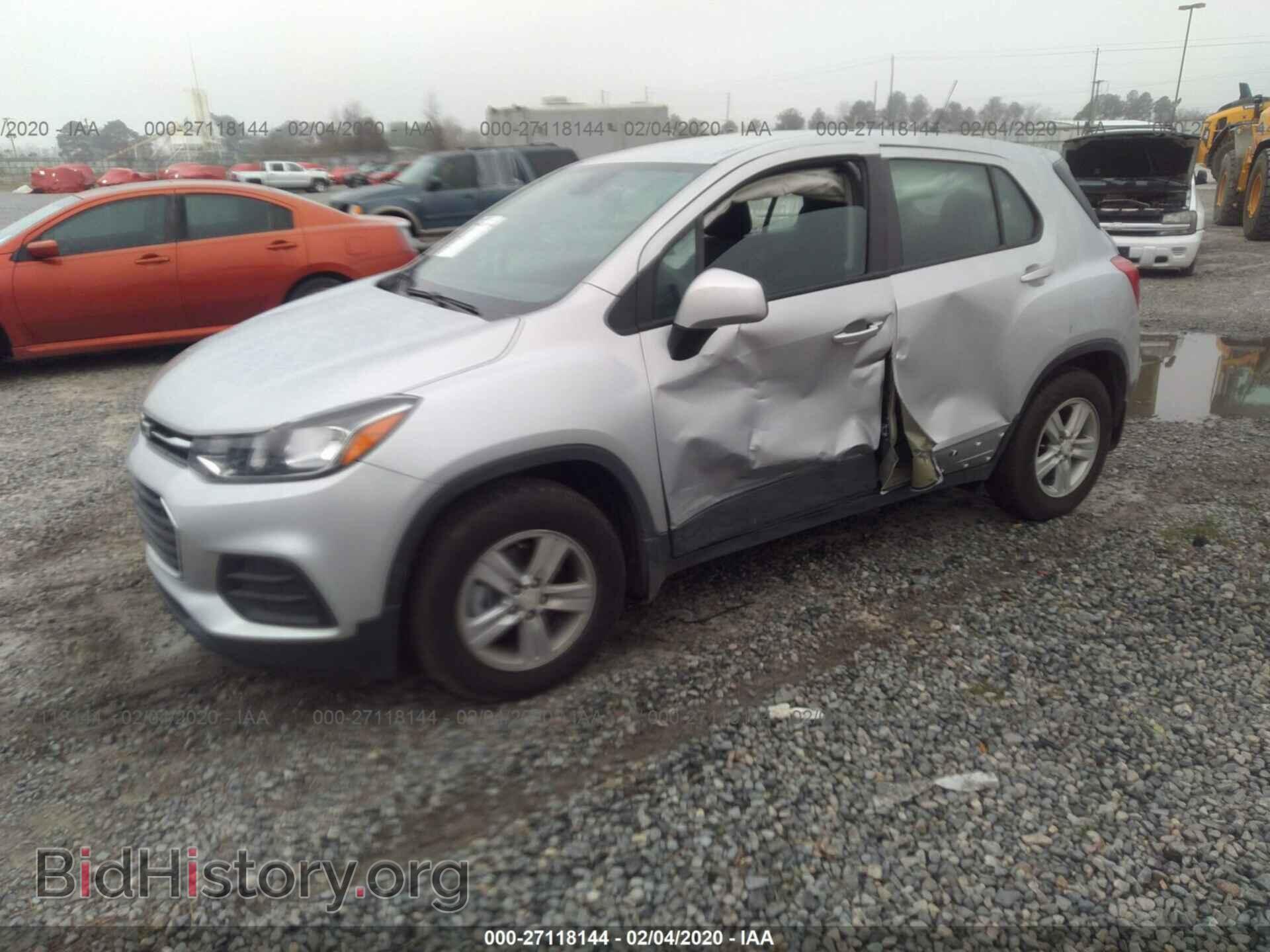 2019 CHEVROLET TRAX - VIN: 3GNCJKSB3KL333410 - Фото 2