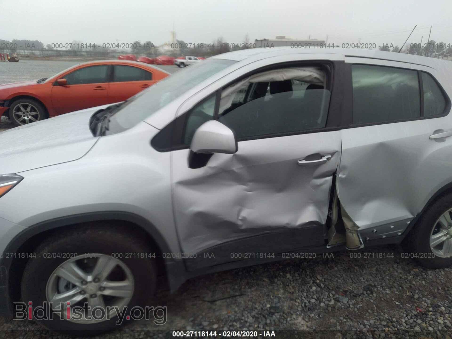 2019 CHEVROLET TRAX - VIN: 3GNCJKSB3KL333410 - Фото 6