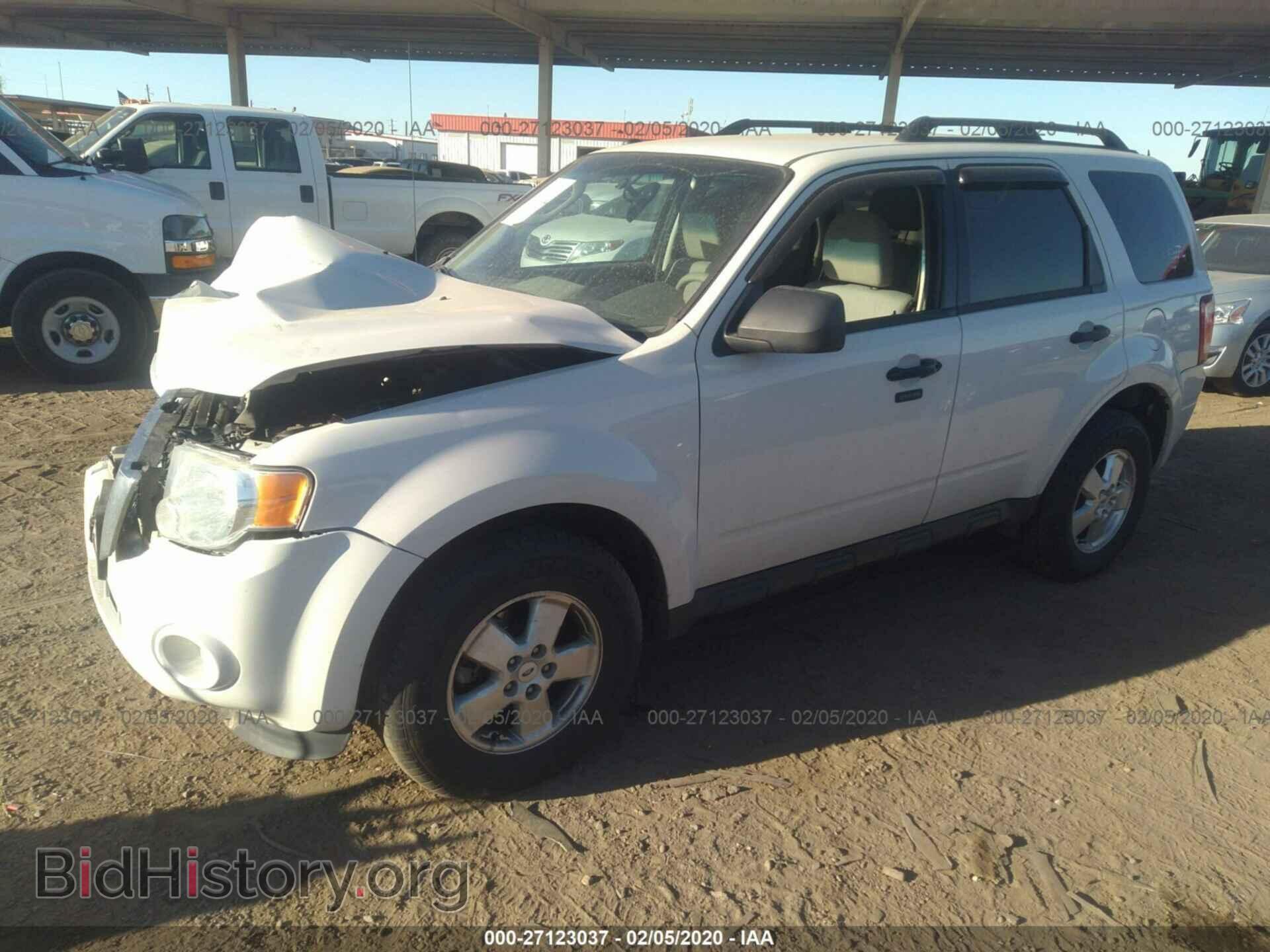 2011 FORD ESCAPE - VIN: 1FMCU9D76BKB74381 - Фото 2