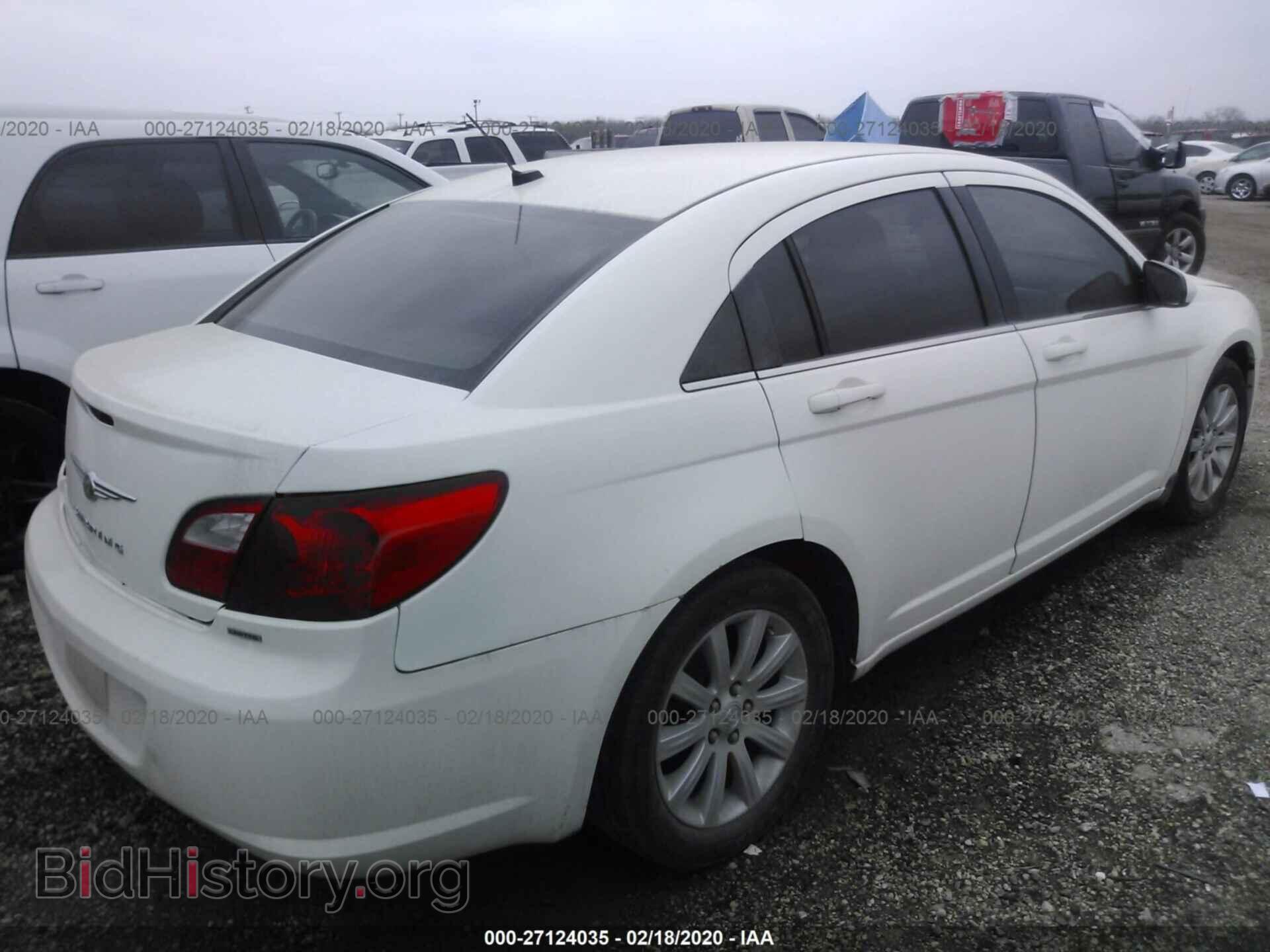 2010 CHRYSLER SEBRING - VIN: 1C3CC5FB2AN219528 - Фото 4