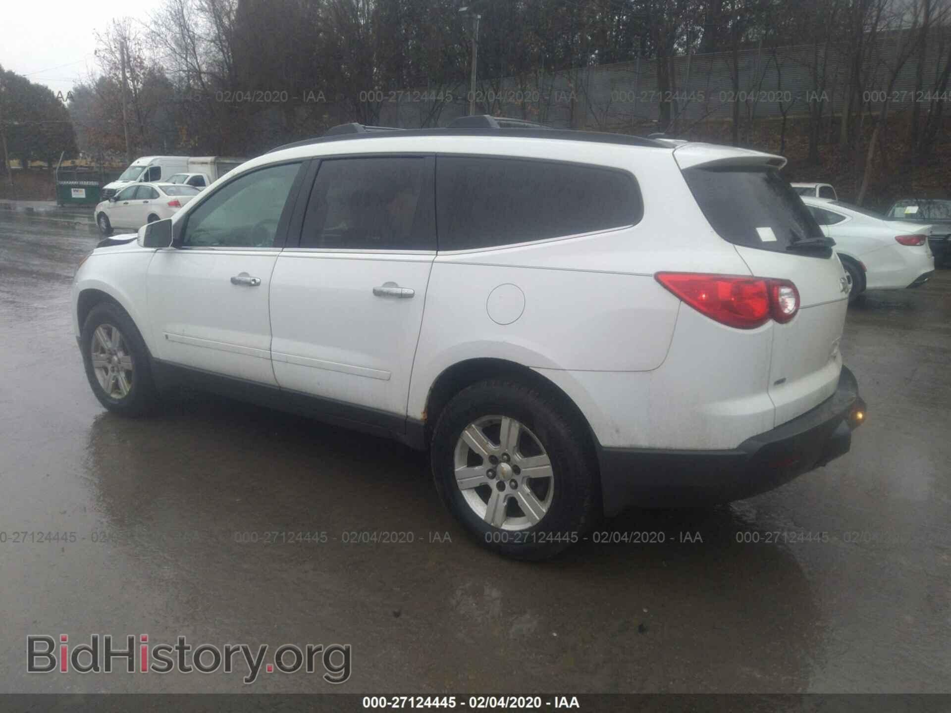 2010 CHEVROLET TRAVERSE - VIN: 1GNLVFED8AS127265 - Фото 3