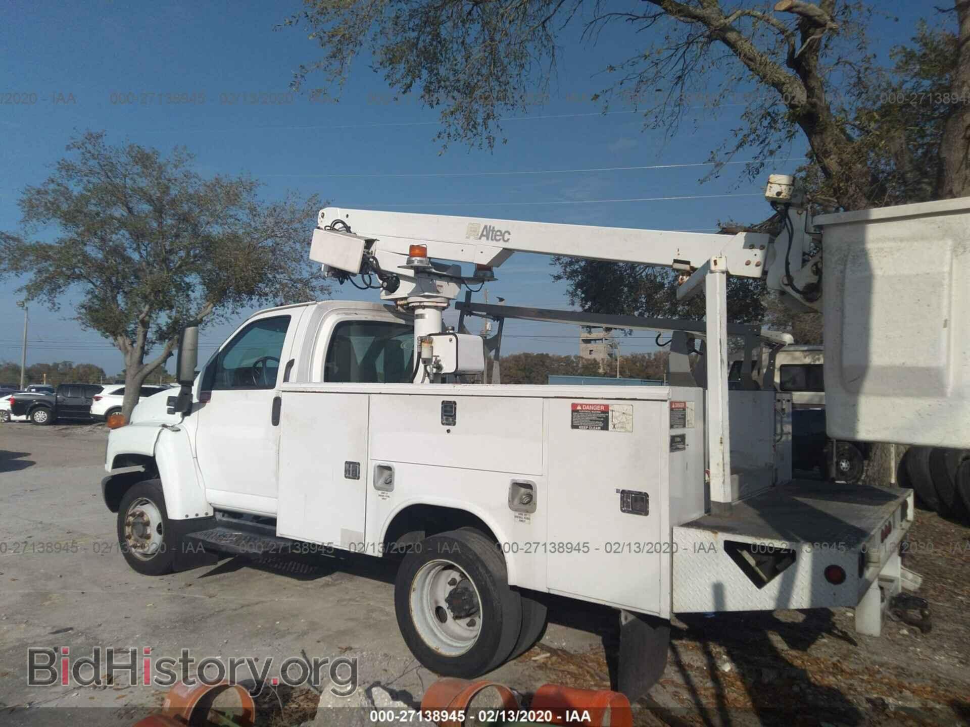 2008 GMC C4500 (VIN 1GDE4C1948F402536) — photo 3 of 11