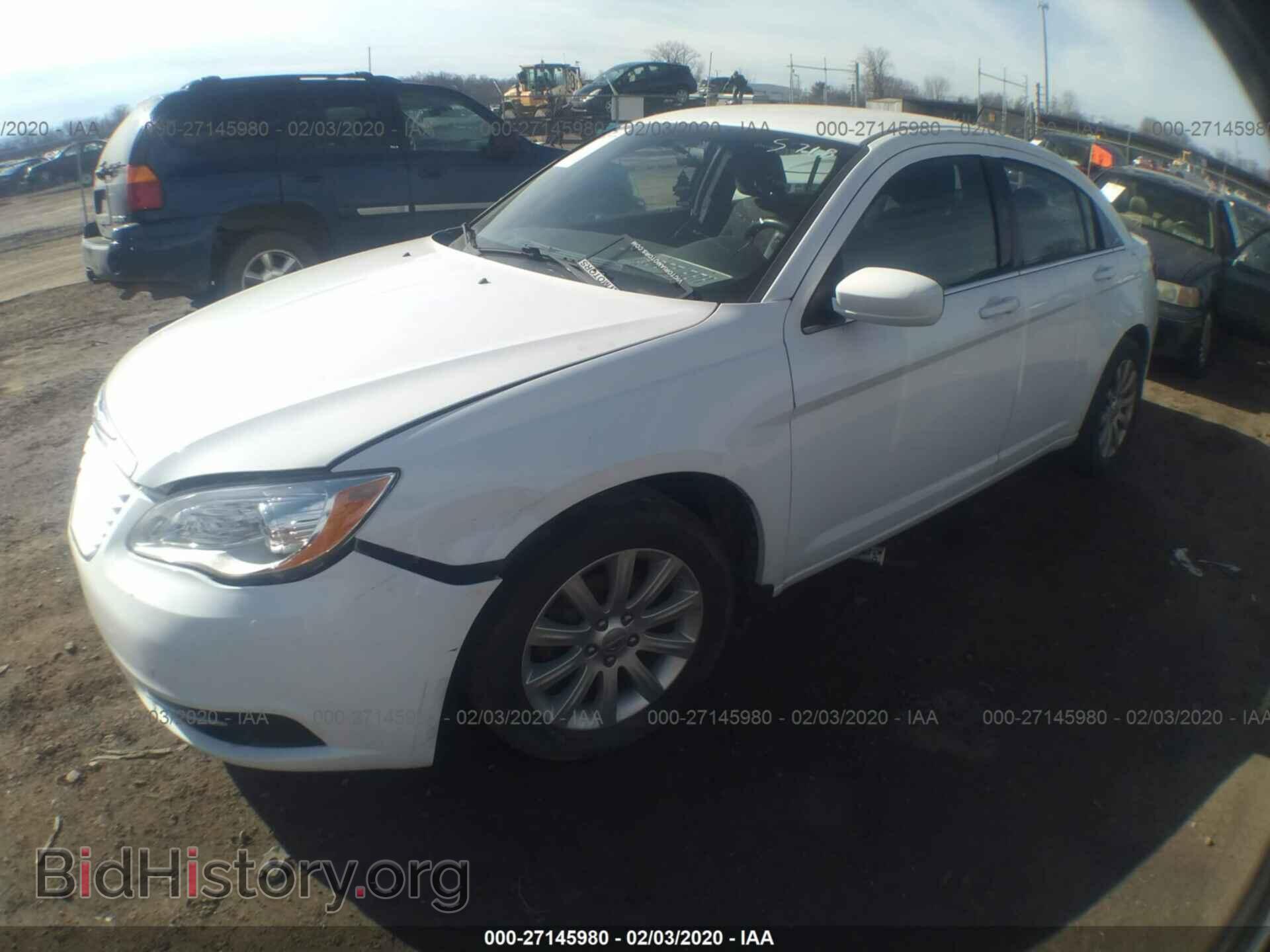 2013 CHRYSLER 200 - VIN: 1C3CCBBB0DN515768 - Фото 2