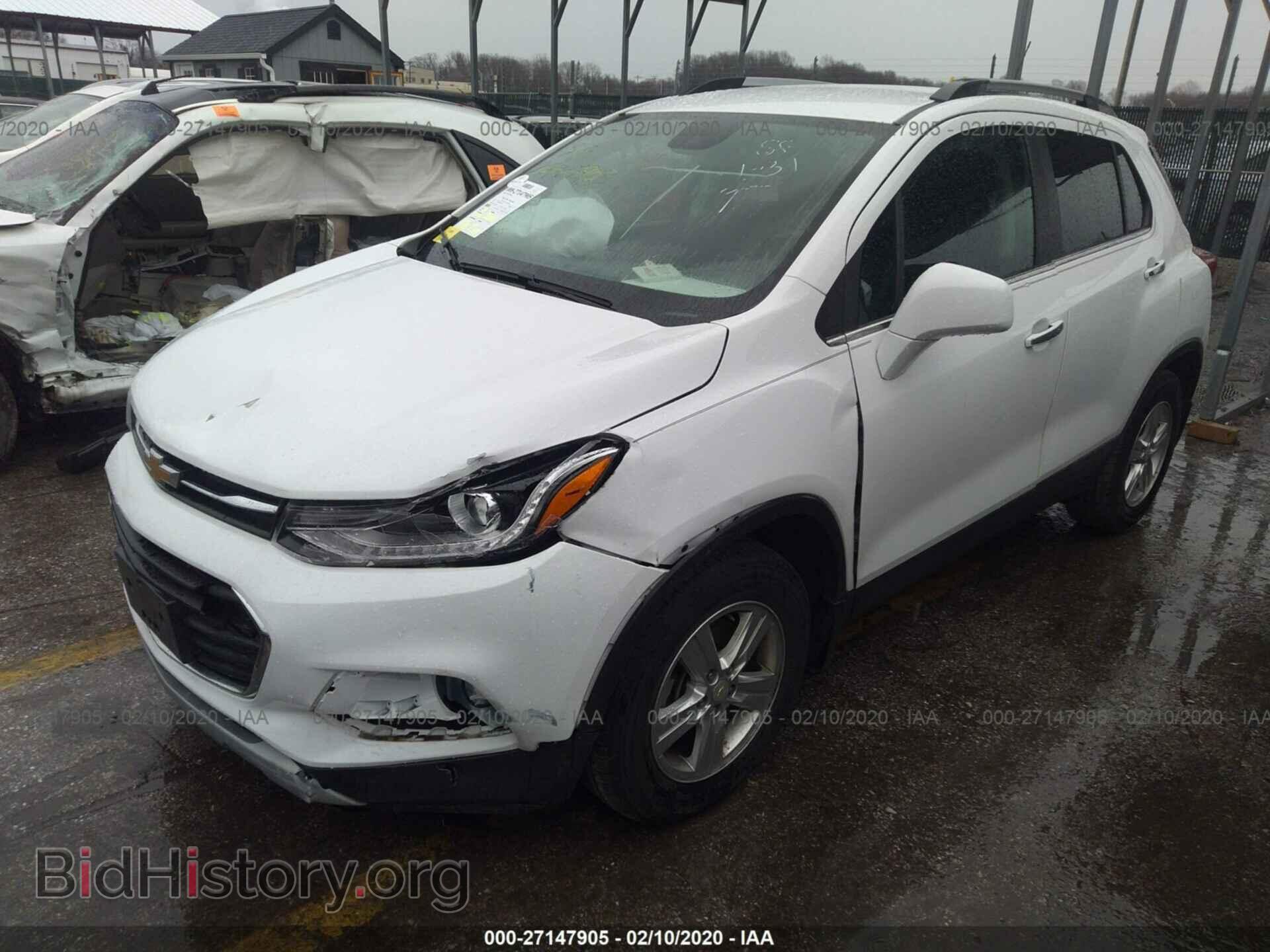 2018 CHEVROLET TRAX - VIN: 3GNCJLSB0JL165942 - Фото 2