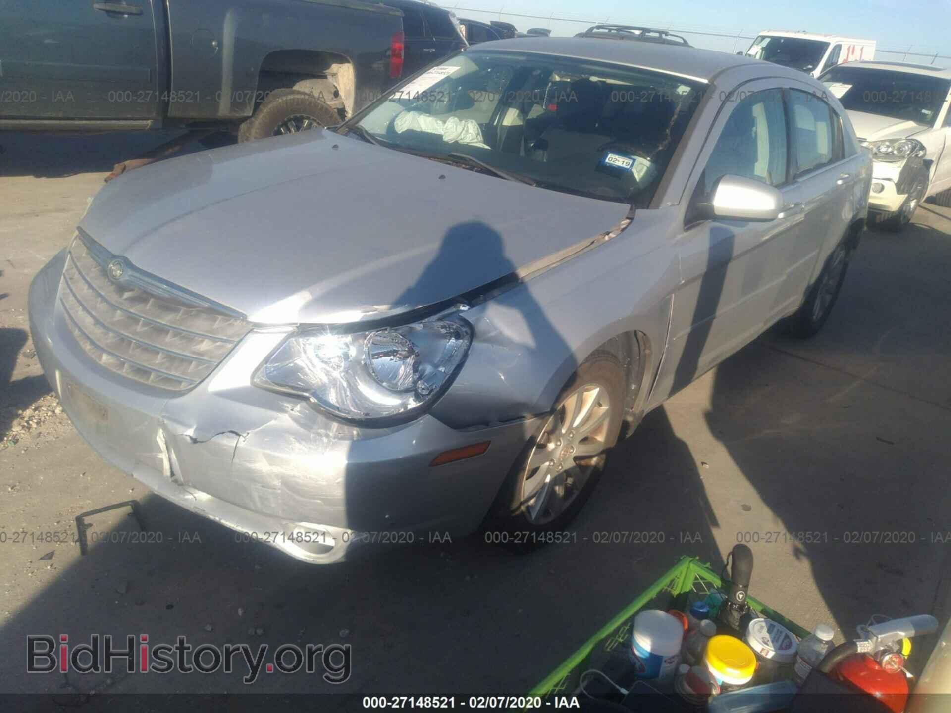 2010 CHRYSLER SEBRING - VIN: 1C3CC5FB5AN141083 - Фото 2