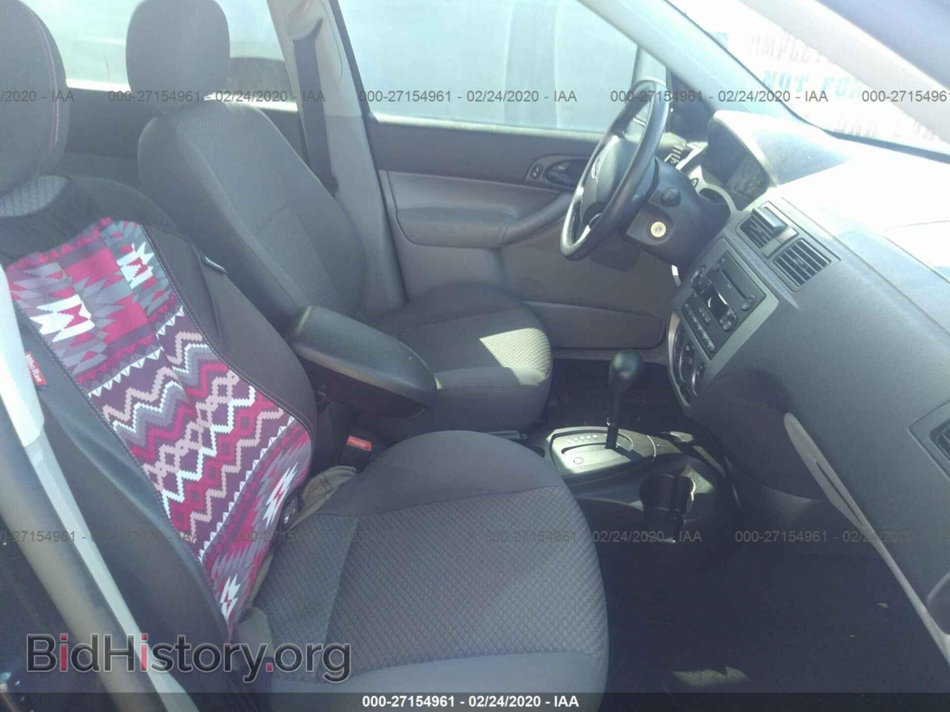 2005 FORD FOCUS - VIN: 3FAFP37N45R158492 - Фото 5