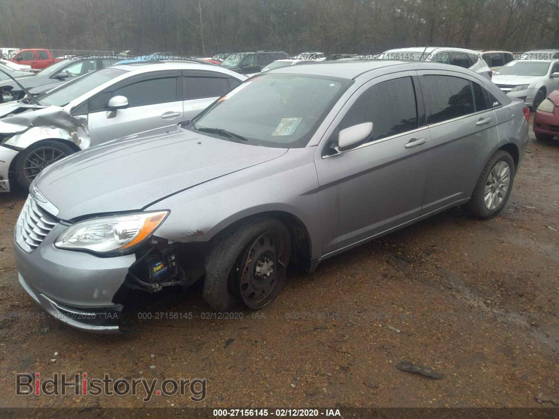 2013 CHRYSLER 200 - VIN: 1C3CCBAB0DN640352 - Фото 2