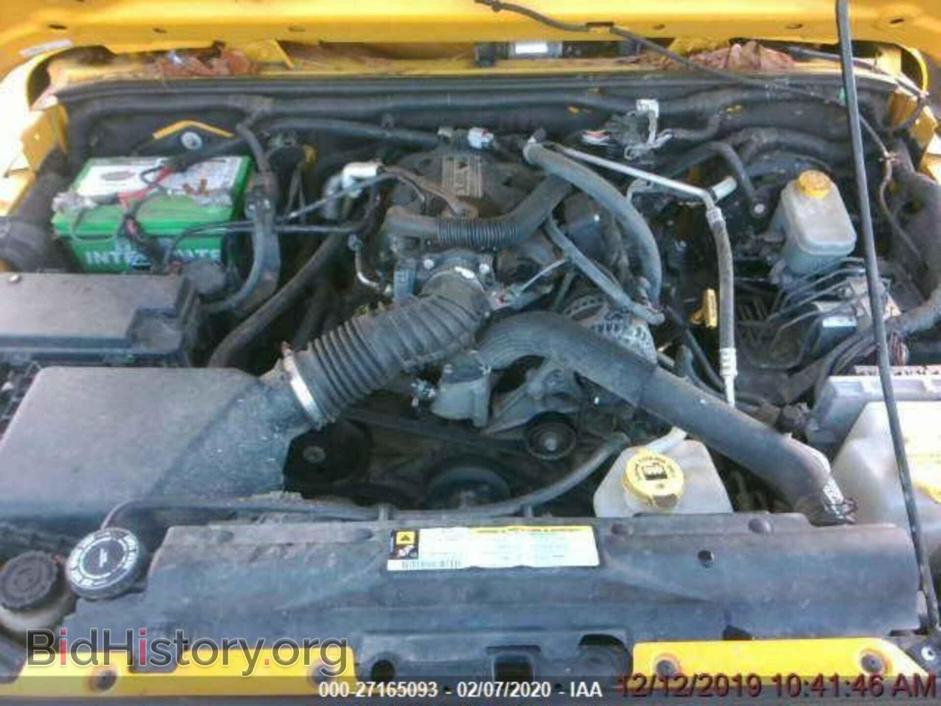 2008 Jeep Wrangler - VIN: 1J4FA24128L526124 - Фото 2