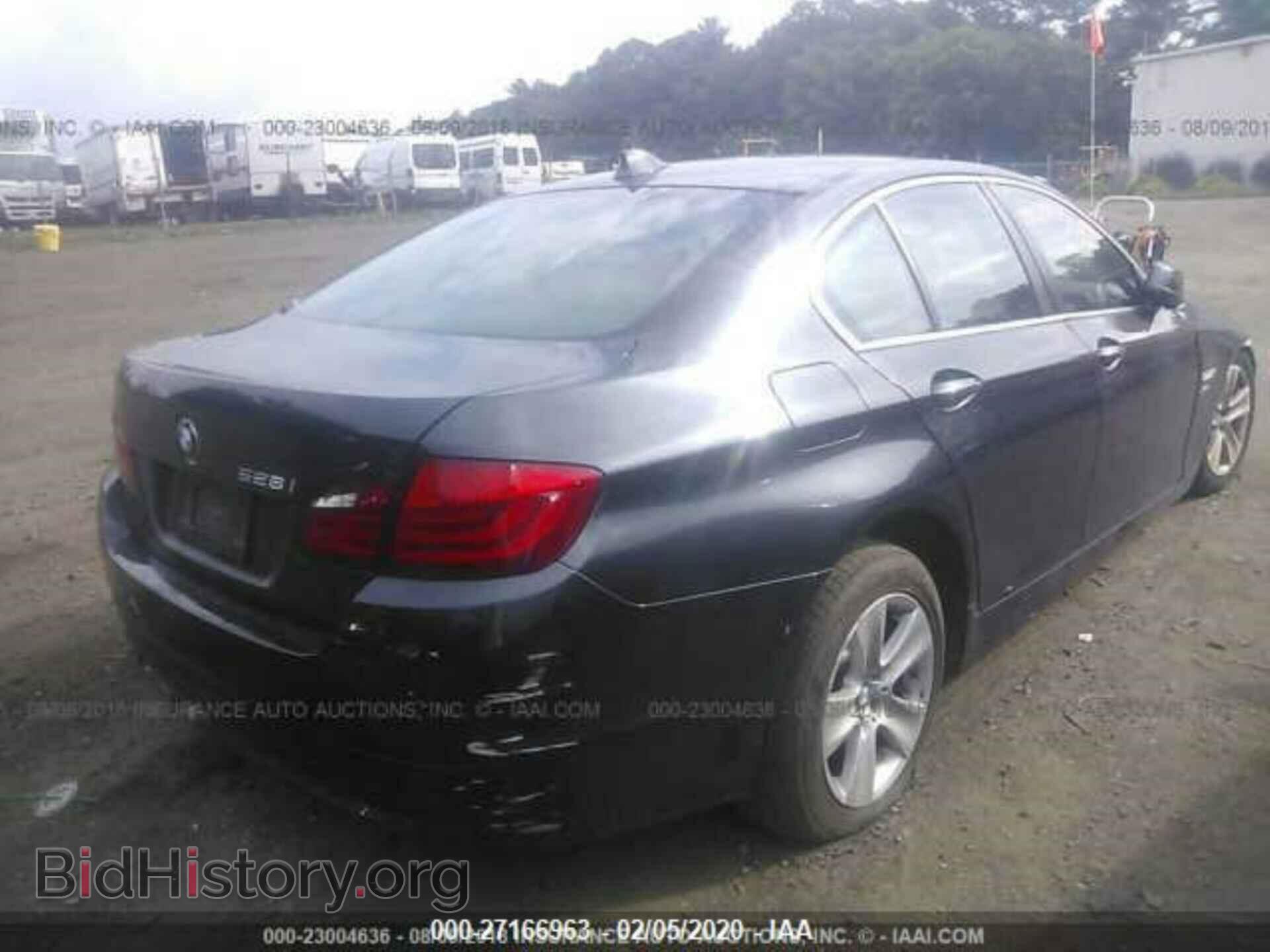 2012 BMW 528 - VIN: WBAXH5C58CDW10444 - Фото 3