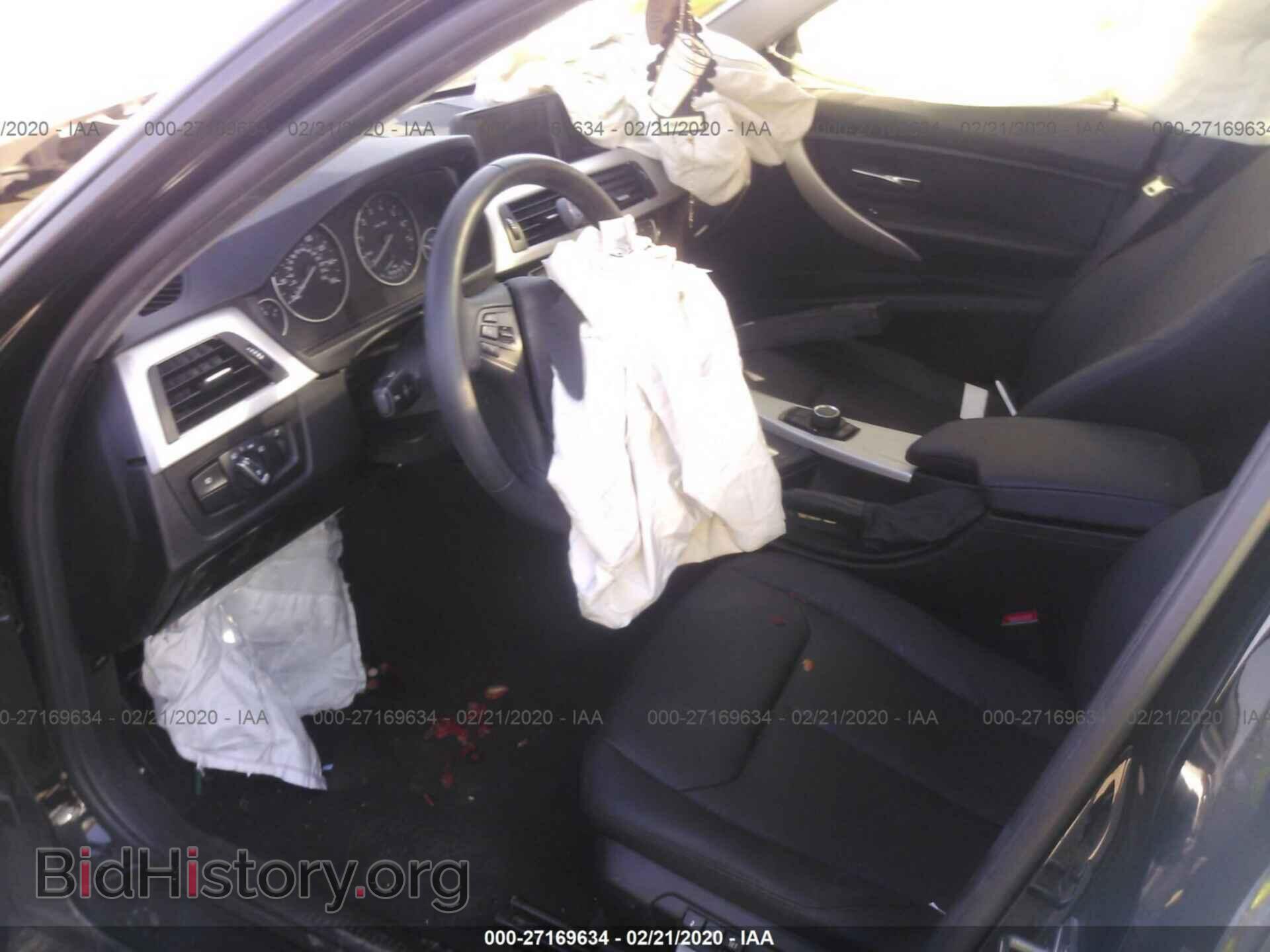 2016 BMW 320 - VIN: WBA8E1G54GNU11617 - Photo 5