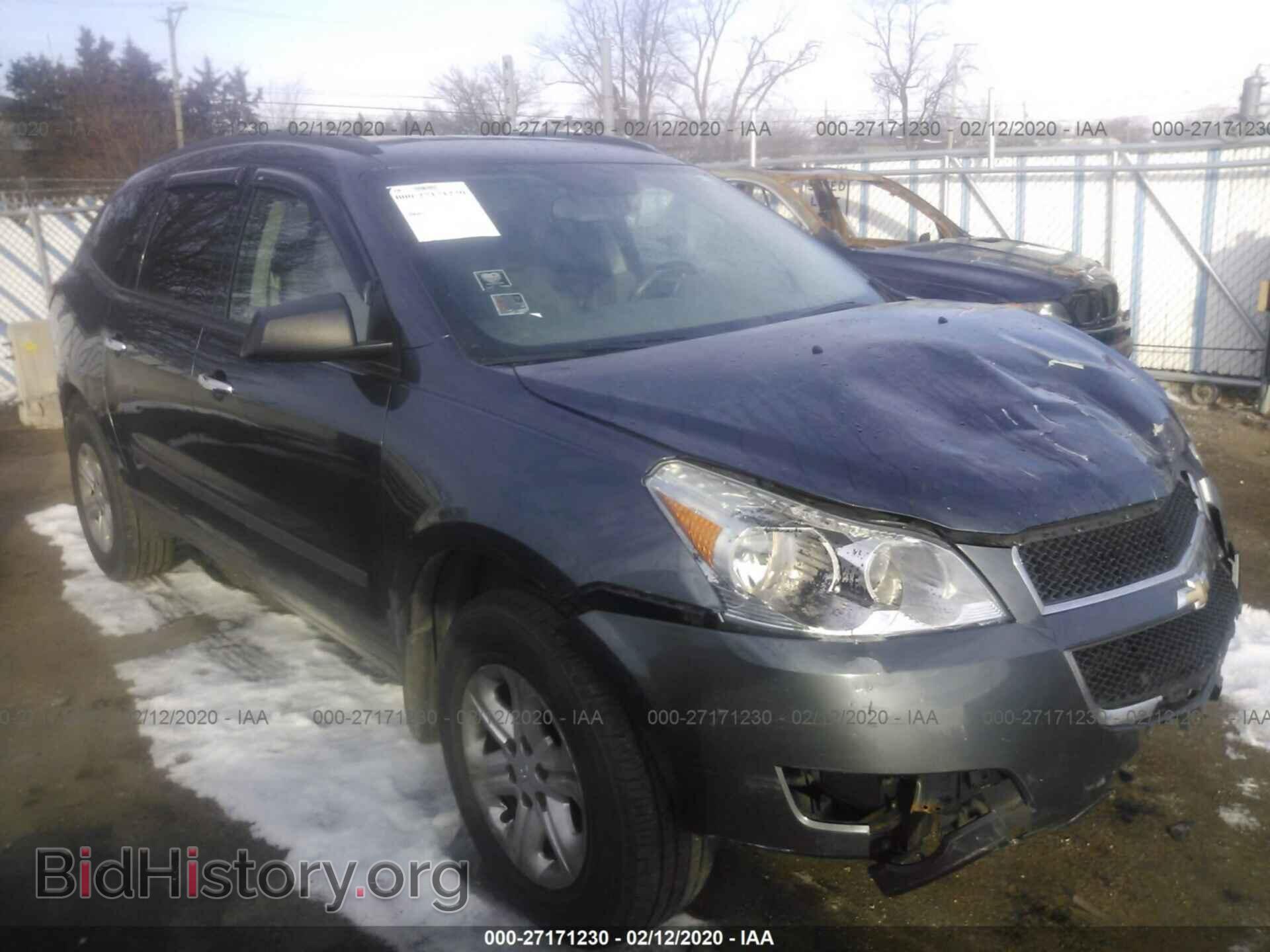 Photo 1GNKRFED9CJ287048 - CHEVROLET TRAVERSE 2012
