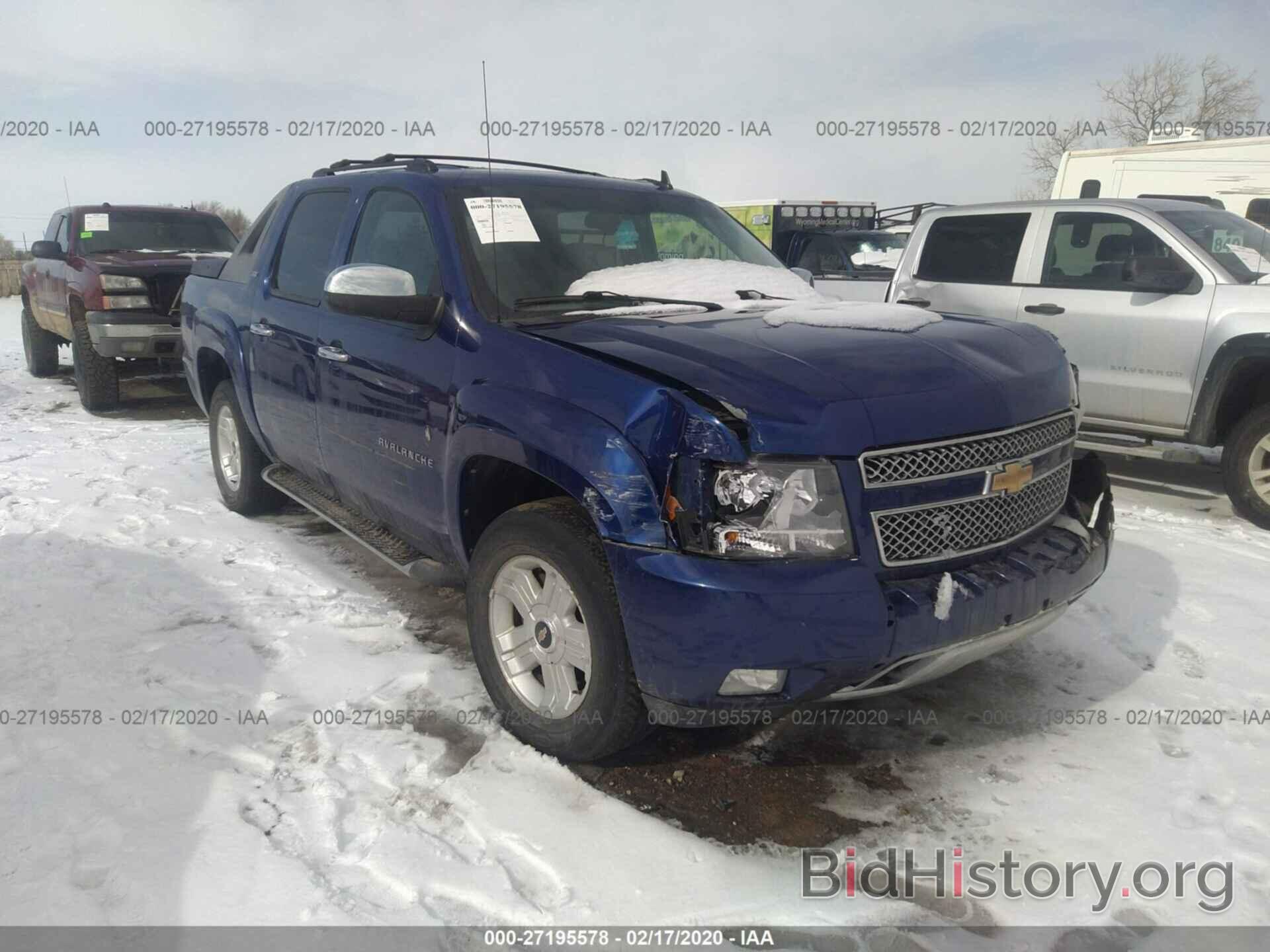 Photo 3GNVKFE01AG267535 - CHEVROLET AVALANCHE 2010