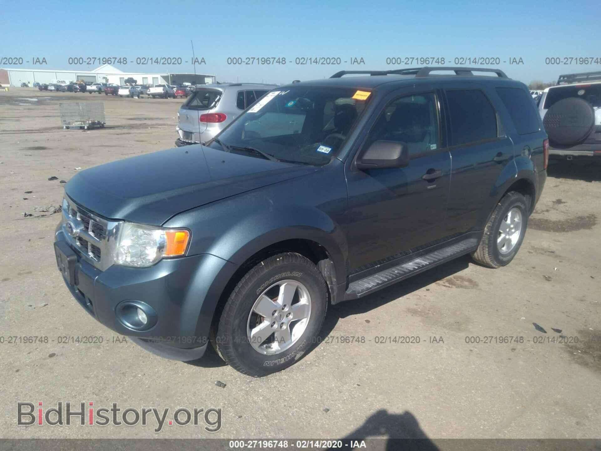 2011 FORD ESCAPE - VIN: 1FMCU0D70BKA63899 - Photo 2
