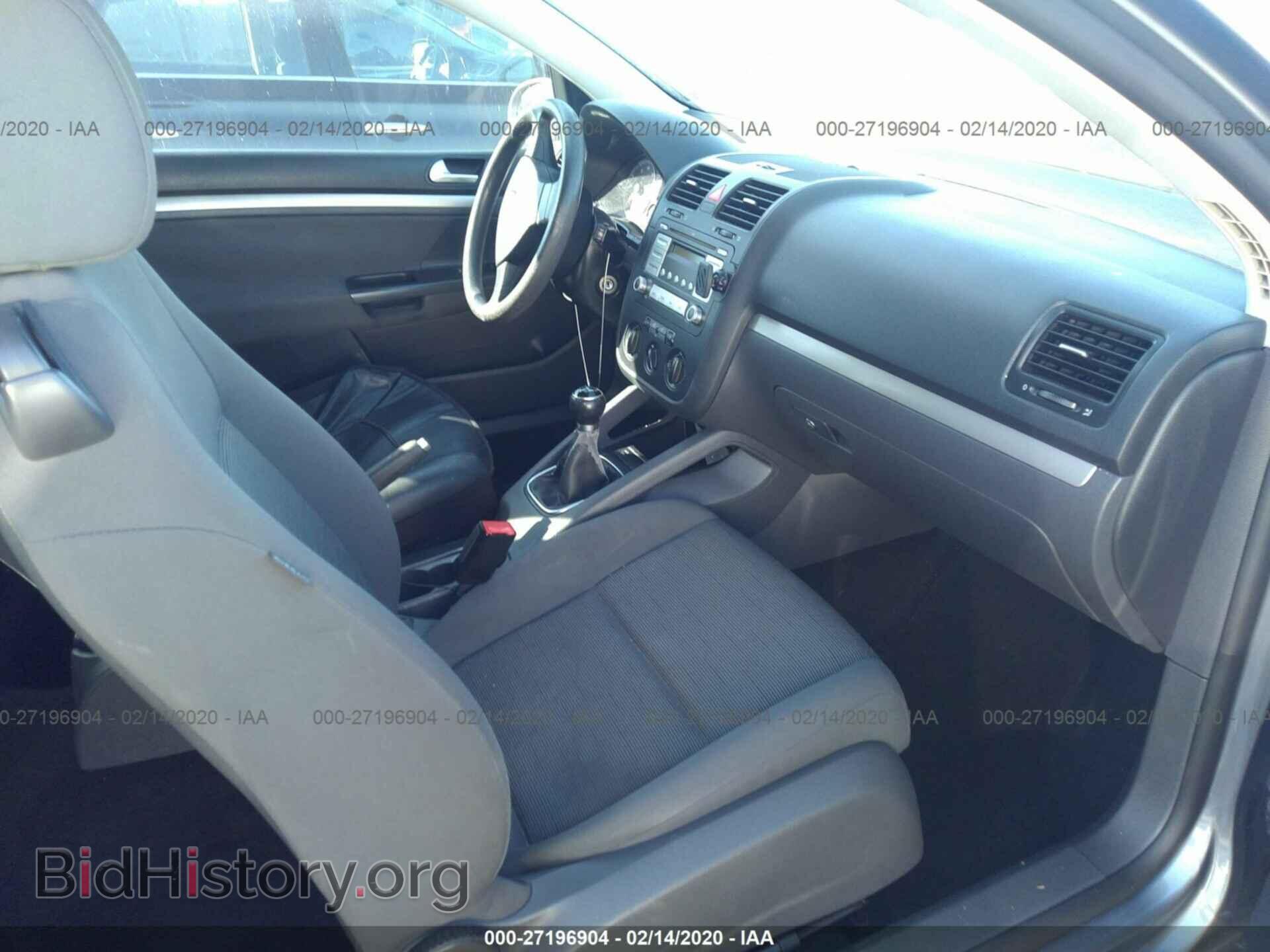 2008 Volkswagen Rabbit - VIN: WVWAA71K38W285585 - Фото 5