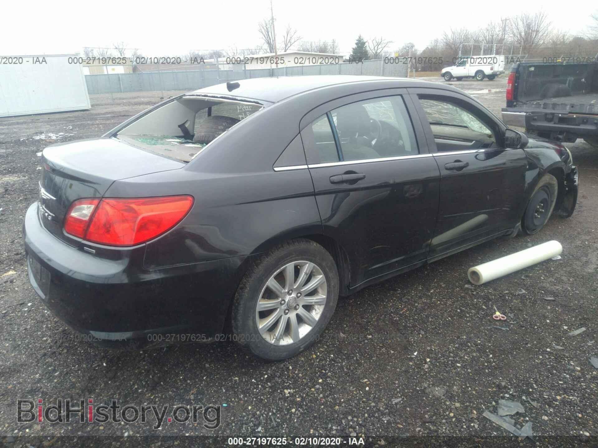2010 CHRYSLER SEBRING - VIN: 1C3CC5FB8AN202054 - Фото 4