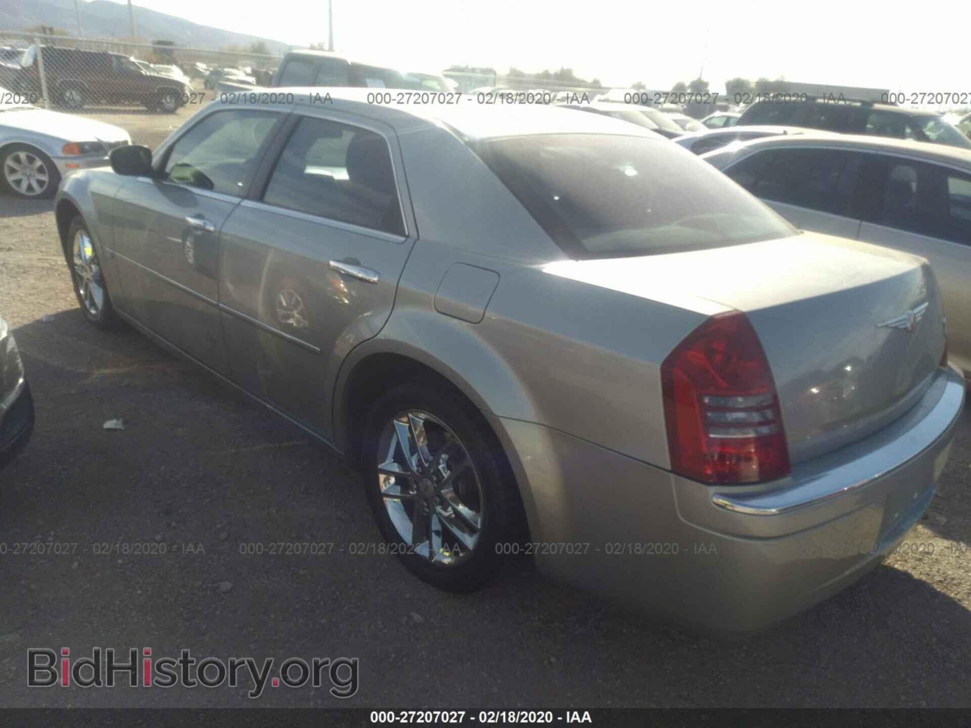 2006 CHRYSLER 300C - VIN: 2C3KA63H96H319271 - Фото 3
