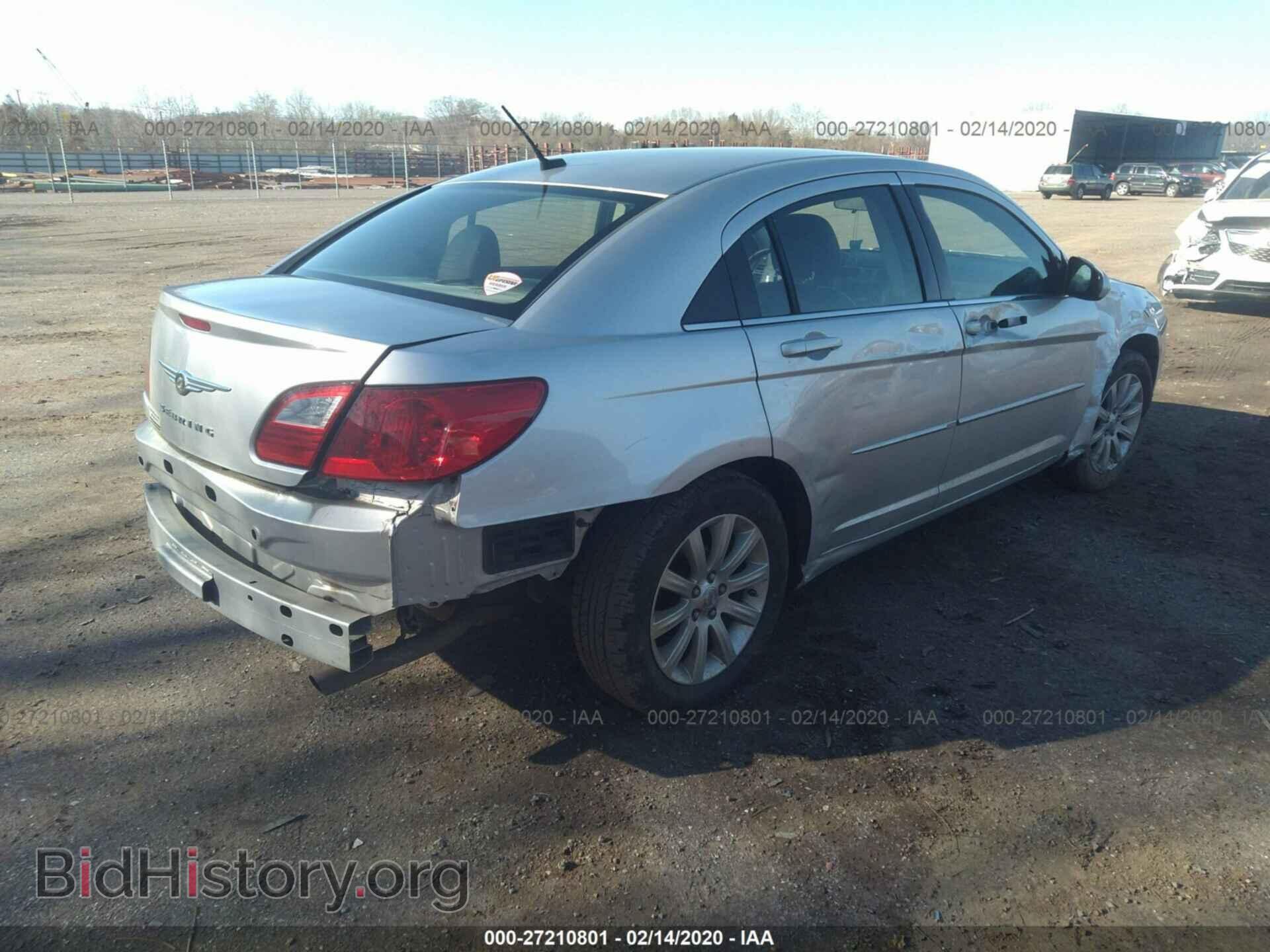 2010 CHRYSLER SEBRING - VIN: 1C3CC5FB4AN233690 - Фото 4