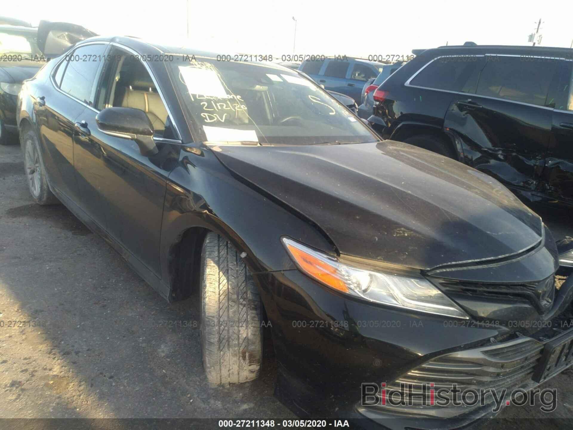 Photo 4T1B11HK8JU054587 - TOYOTA CAMRY 2018