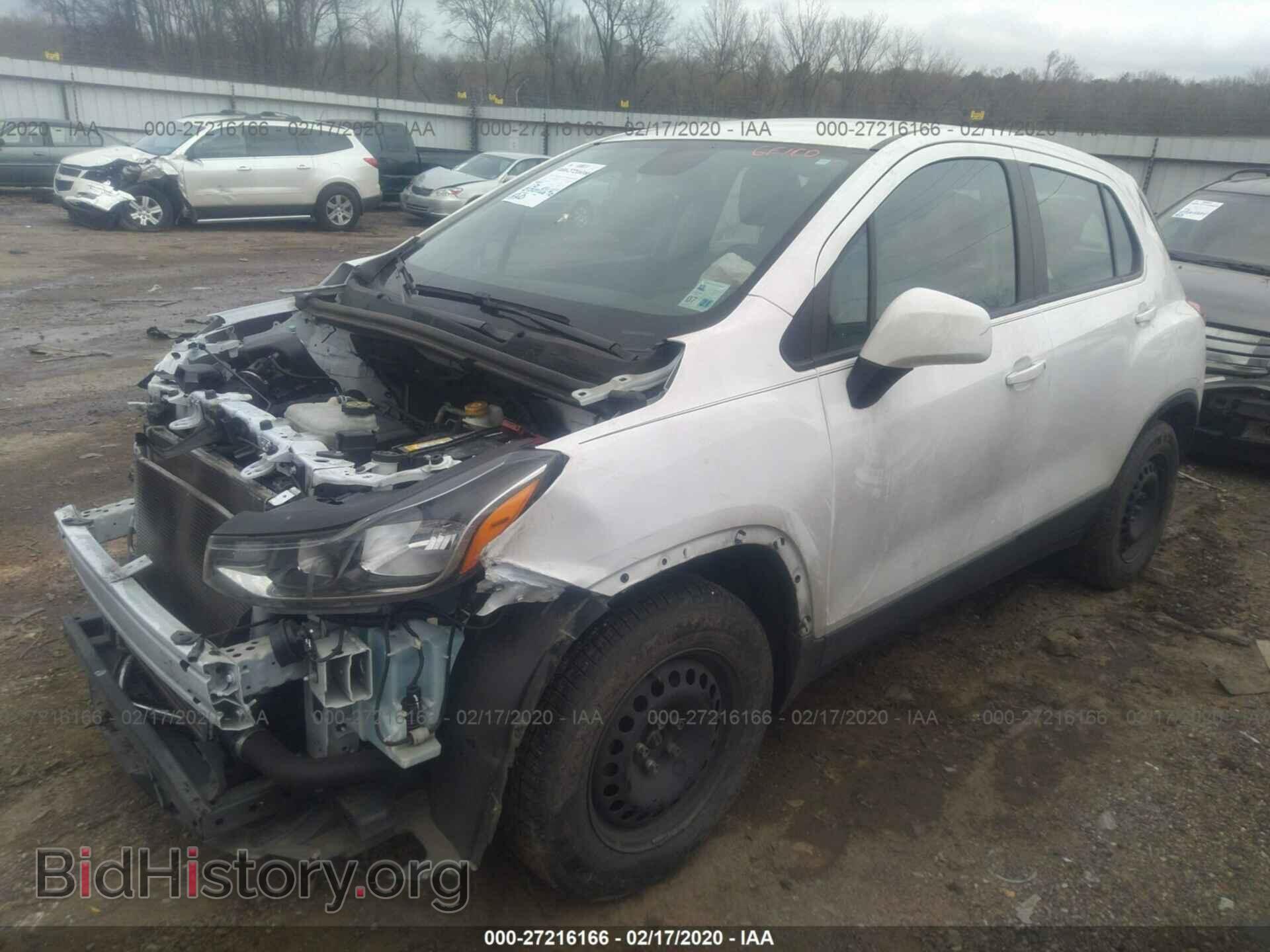 2018 CHEVROLET TRAX - VIN: 3GNCJKSB4JL239700 - Фото 2