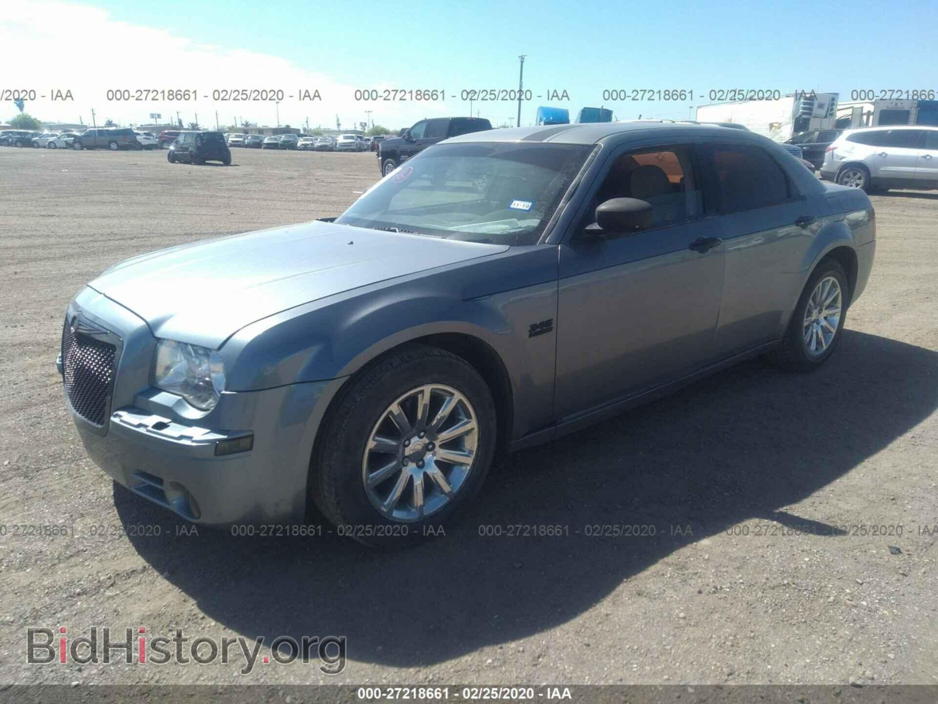 2006 CHRYSLER 300C - VIN: 2C3KA63H36H200583 - Фото 2